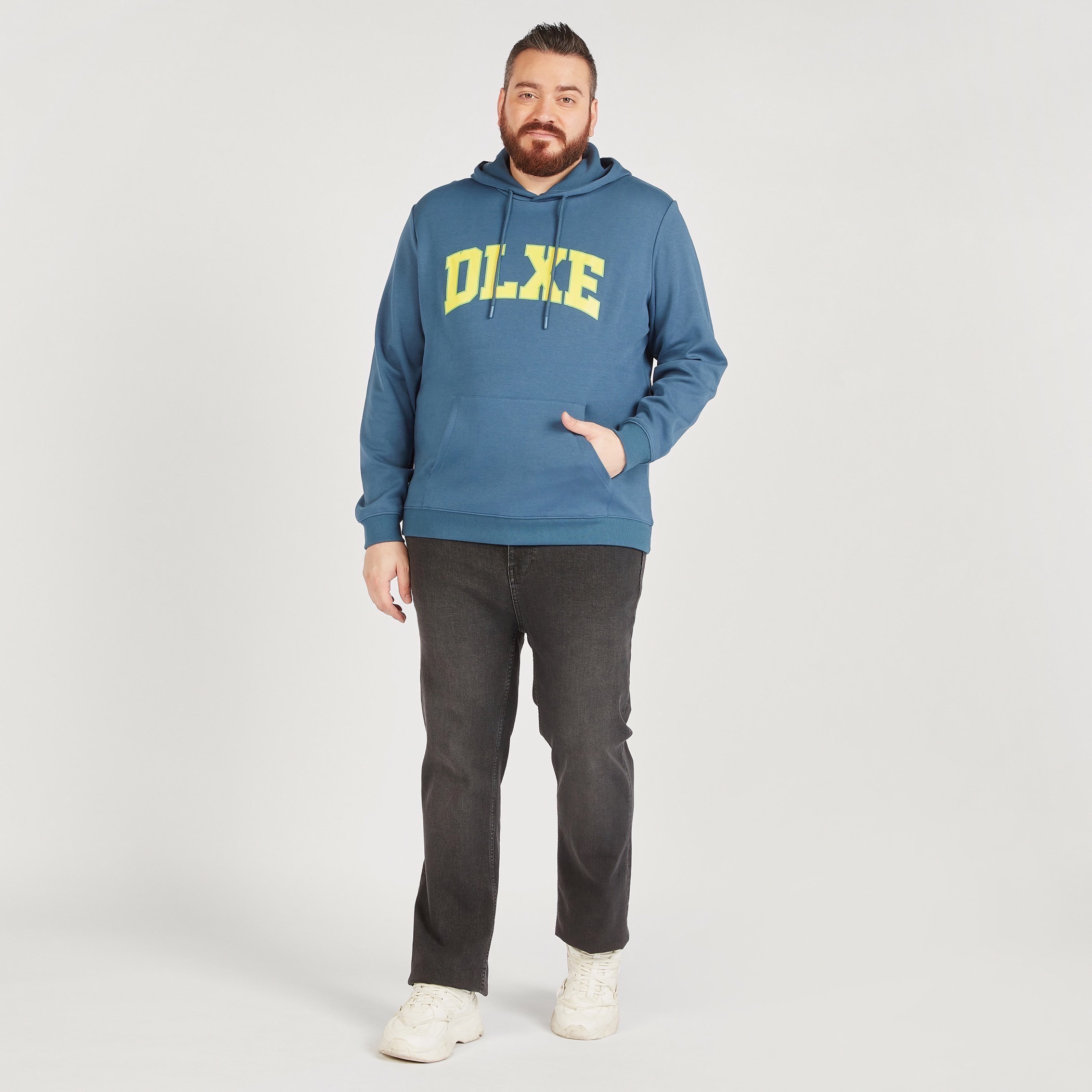 بنطلون جينز دنيم سادة بزر إغلاق وجيوب وخصر متوسط الارتفاع-men-clothing-bottoms-jeans-image-2
