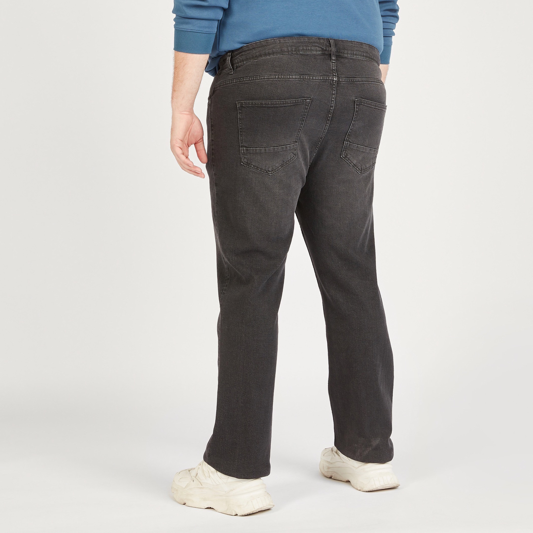 بنطلون جينز دنيم سادة بزر إغلاق وجيوب وخصر متوسط الارتفاع-men-clothing-bottoms-jeans-image-4