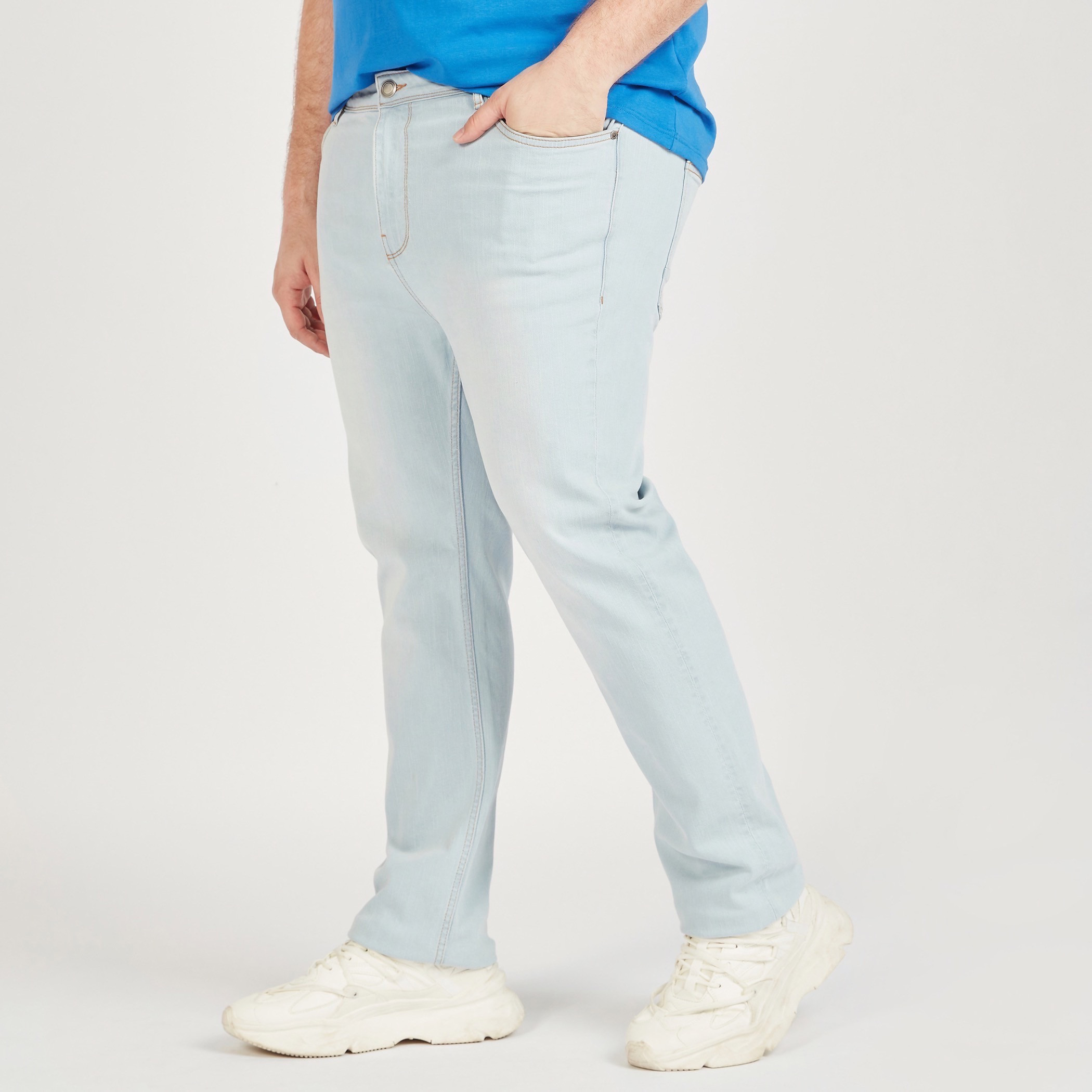 بنطلون جينز دنيم سادة بزر إغلاق وجيوب وخصر متوسط الارتفاع-men-clothing-bottoms-jeans-image-13