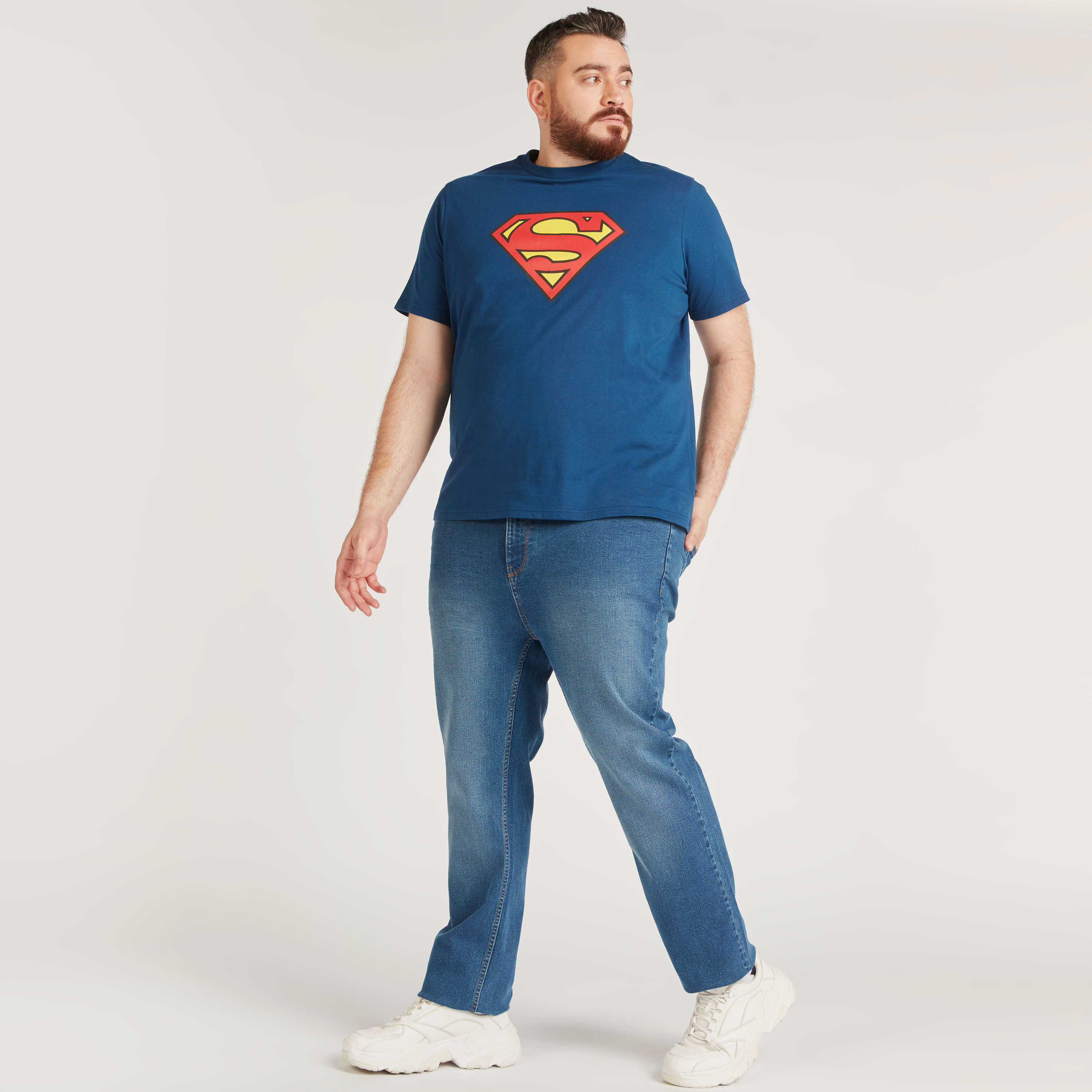 بنطلون جينز سادة بخصر متوسط الارتفاع وزر إغلاق-men-clothing-jeans-image-6