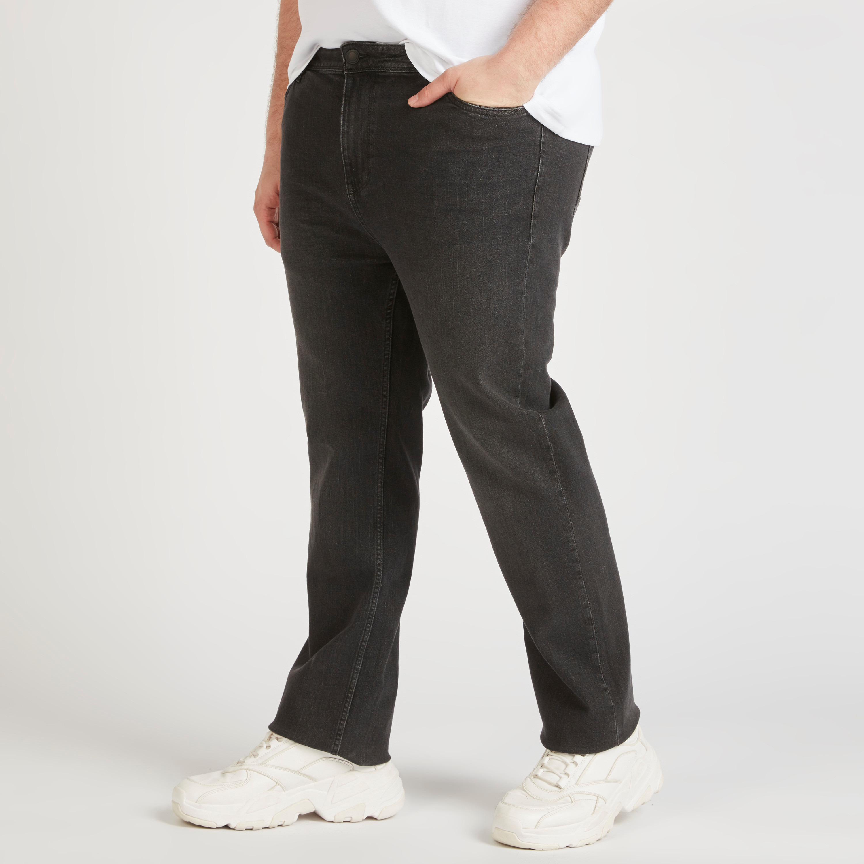 بنطلون جينز سادة بخصر متوسط الارتفاع وزر إغلاق-men-clothing-jeans-image-9