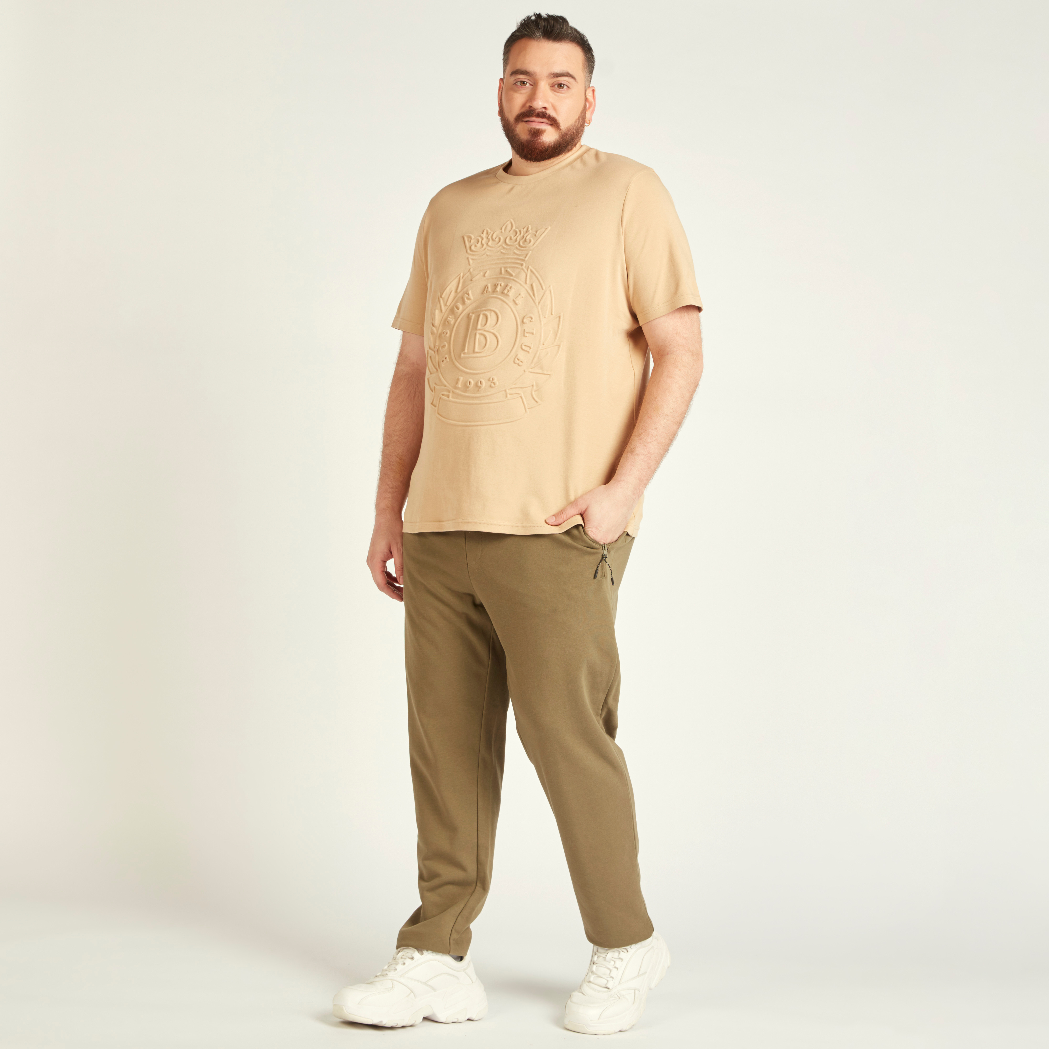 بنطلون رياضي سادة بخصر متوسط الارتفاع وجيوب ورباط إغلاق-men-clothing-bottoms-joggers-image-6