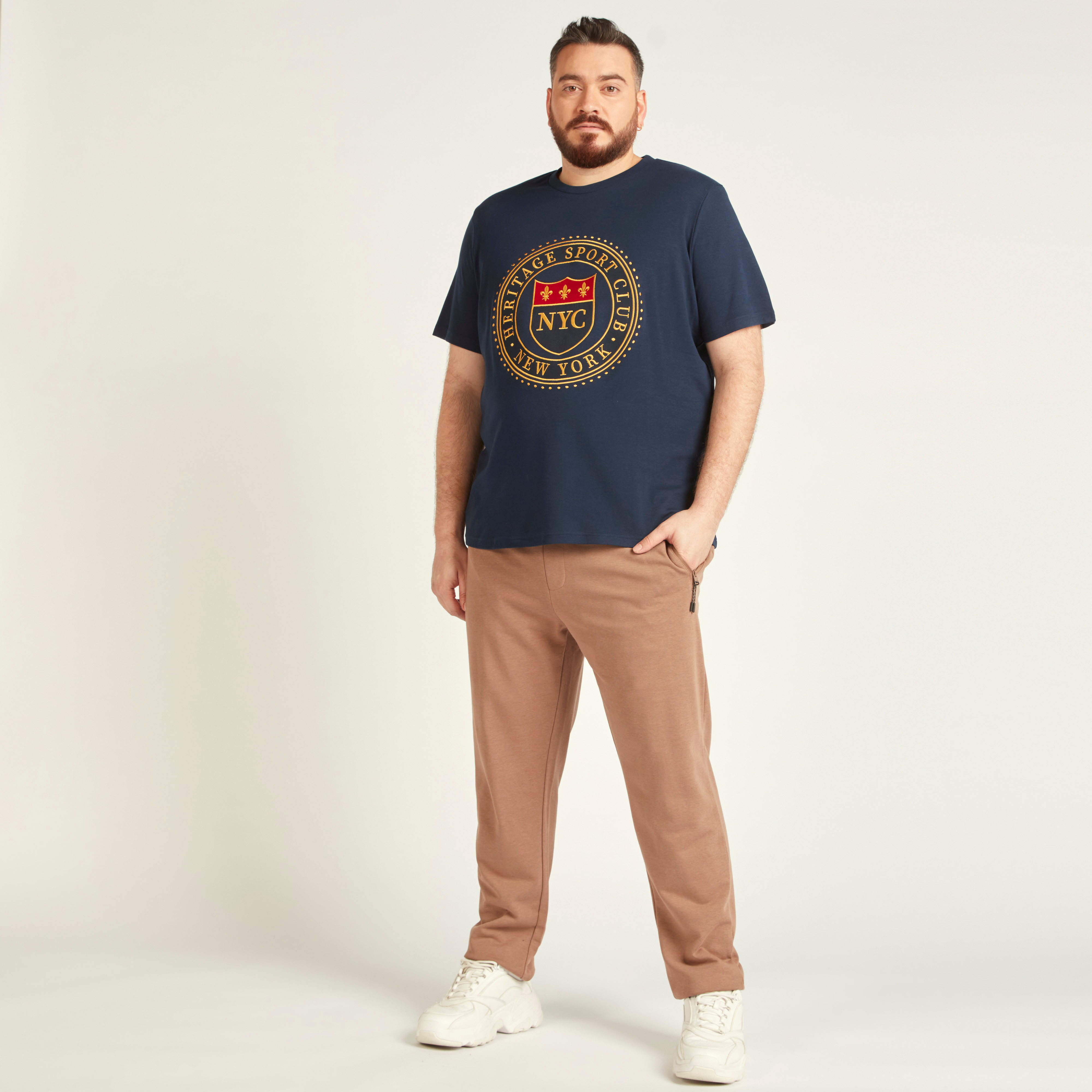 بنطلون رياضي سادة بخصر متوسط الارتفاع وجيوب ورباط إغلاق-men-clothing-bottoms-joggers-image-10