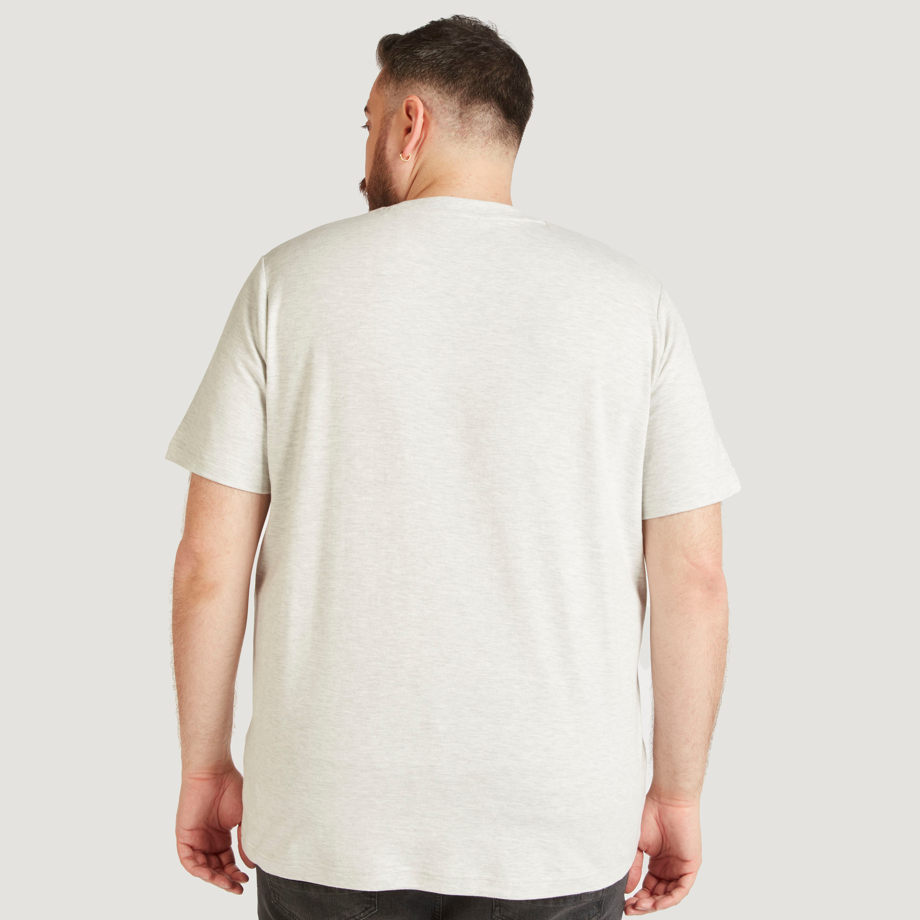 تيشيرت بياقة ضيّقة وأكمام قصيرة وطبعات-men-clothing-tshirtsandpolos-tshirts-image-4