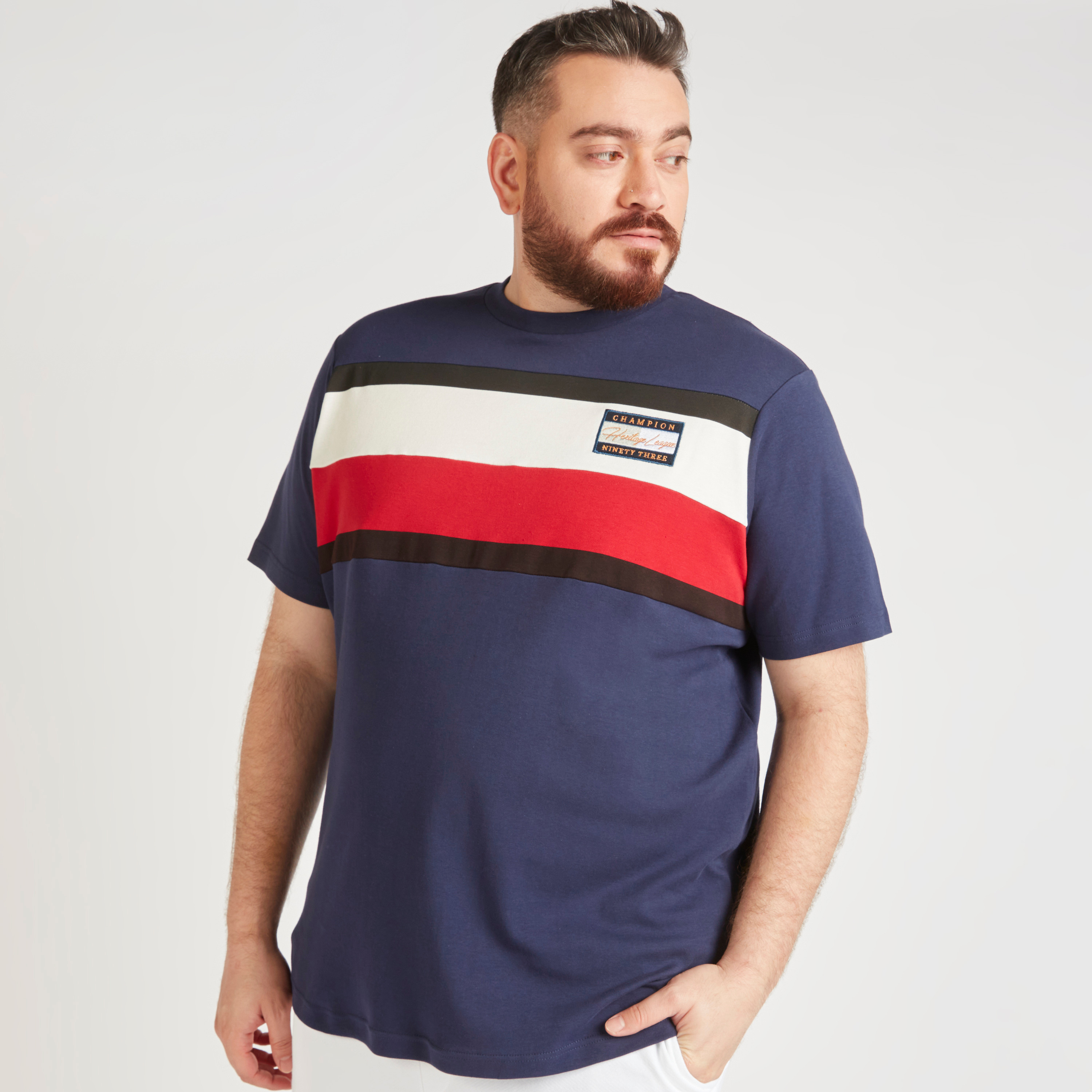 تيشيرت بياقة ضيّقة وأكمام قصيرة وطبعات-men-clothing-tshirtsandpolos-tshirts-image-8