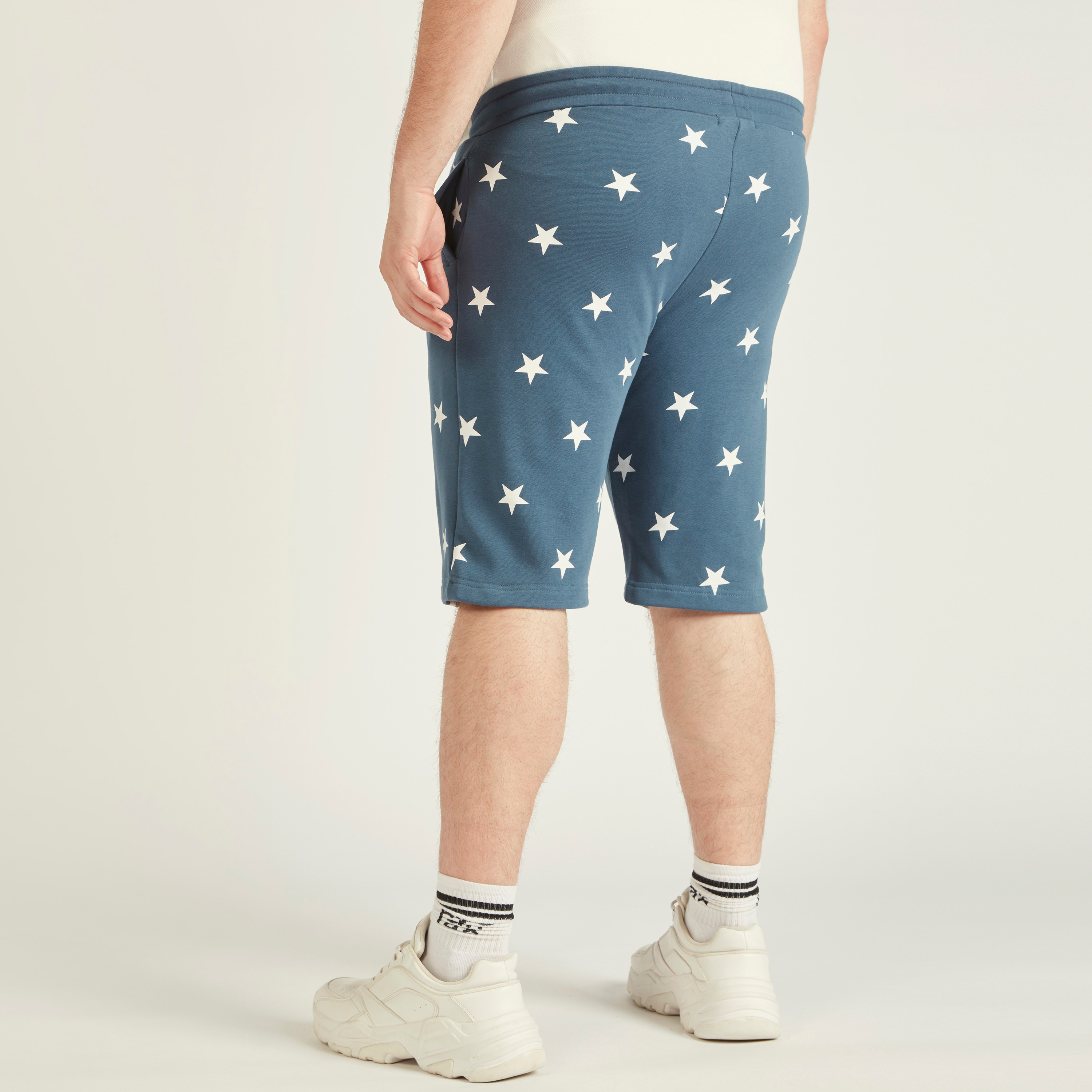 شورت برباط إغلاق وجيوب وطبعات نجوم-men-clothing-bottoms-shorts-image-8