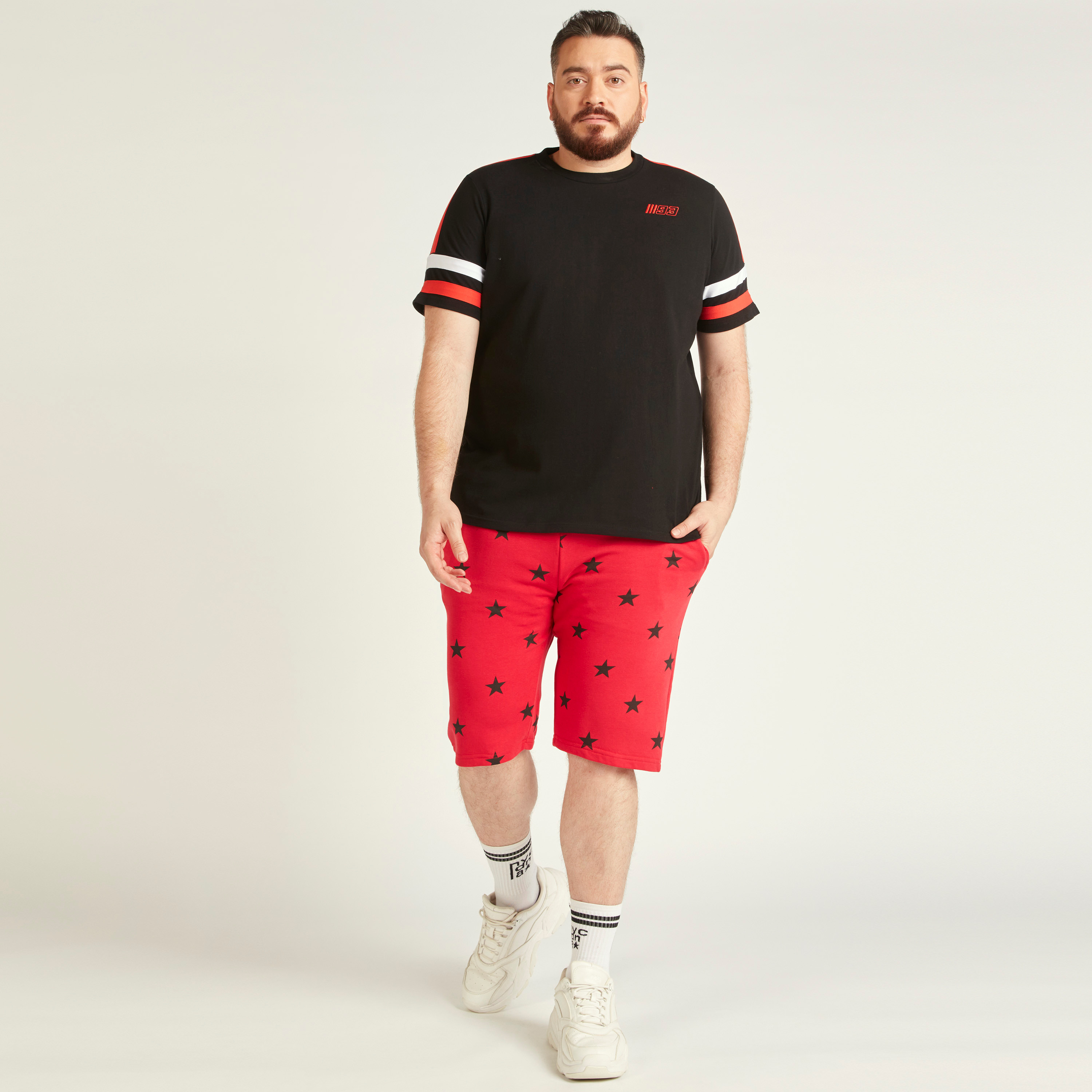 شورت برباط إغلاق وجيوب وطبعات نجوم-men-clothing-bottoms-shorts-image-2