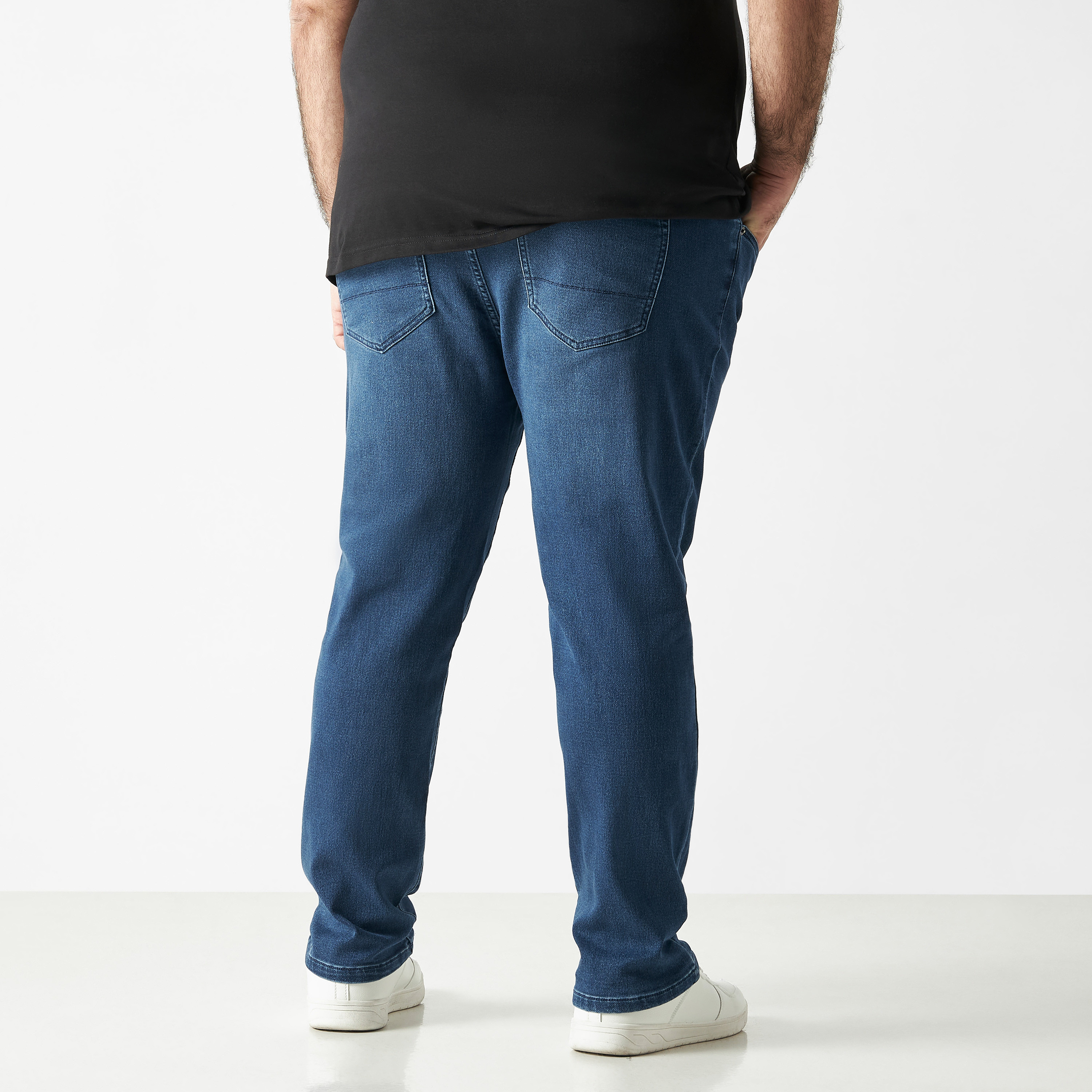 بنطلون جينز مقاس كبير سادة بجيوب-men-clothing-bottoms-jeans-image-3