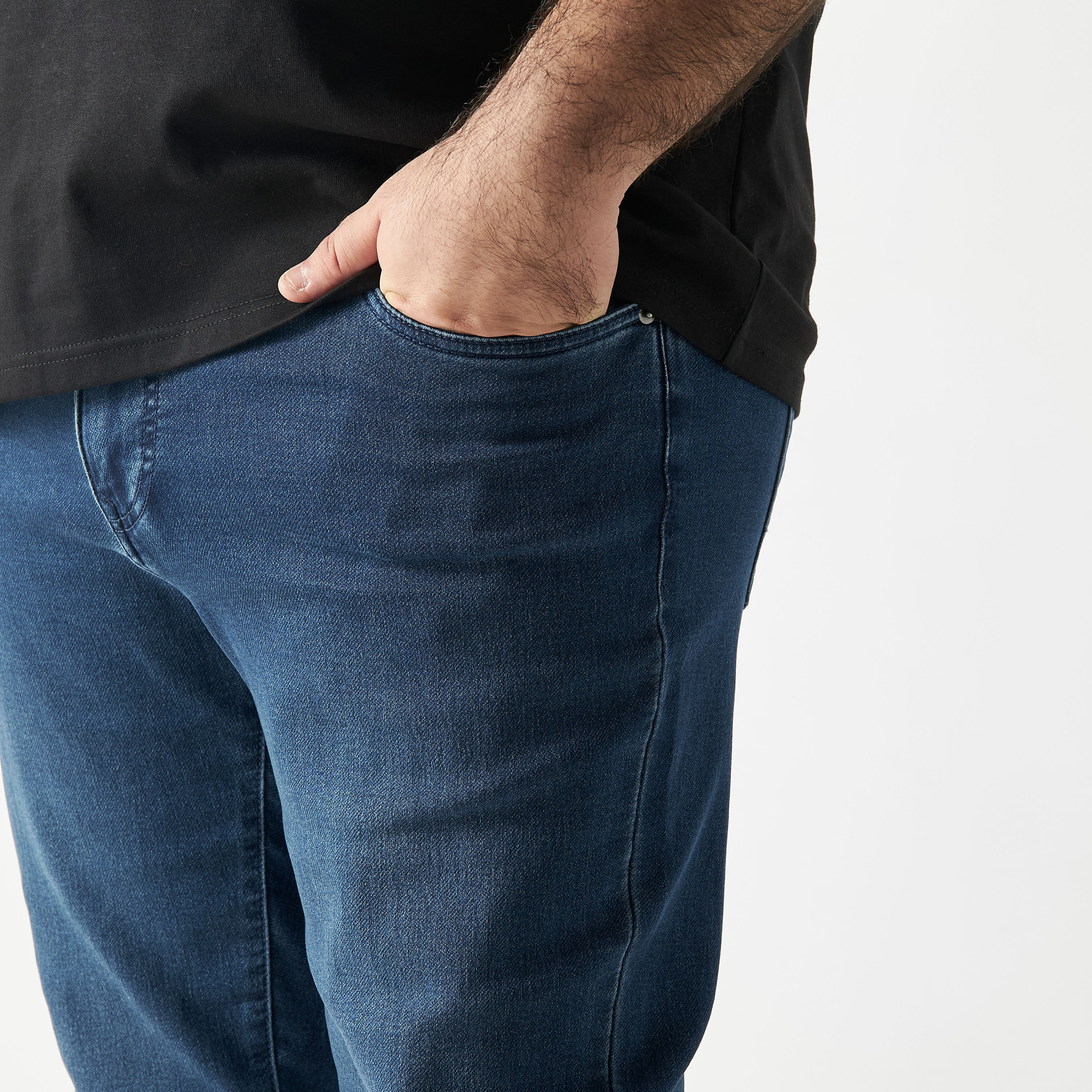 بنطلون جينز مقاس كبير سادة بجيوب-men-clothing-bottoms-jeans-image-4