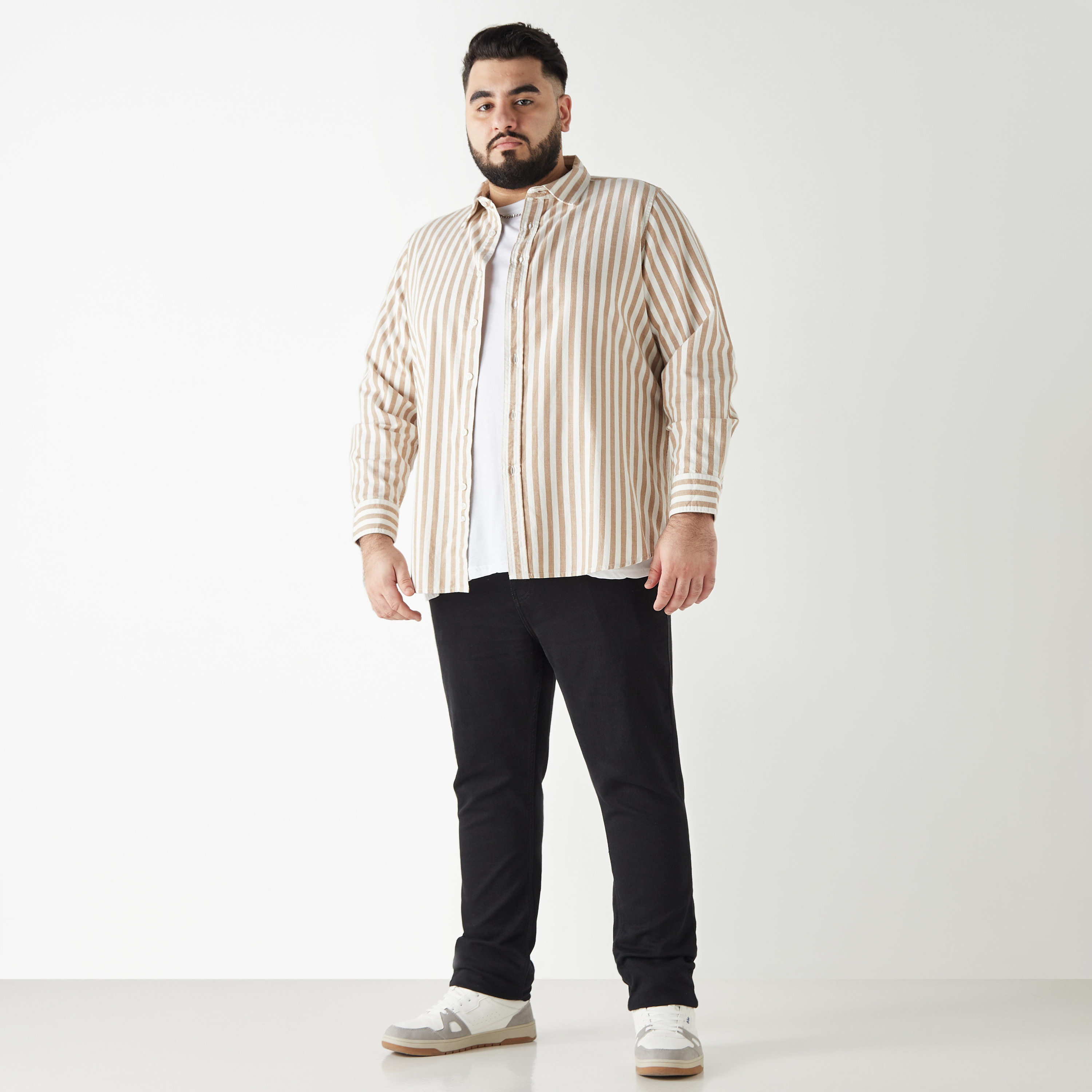 قميص مخطط مقاس كبير بأزرار وأكمام طويلة-men-clothing-shirts-image-2