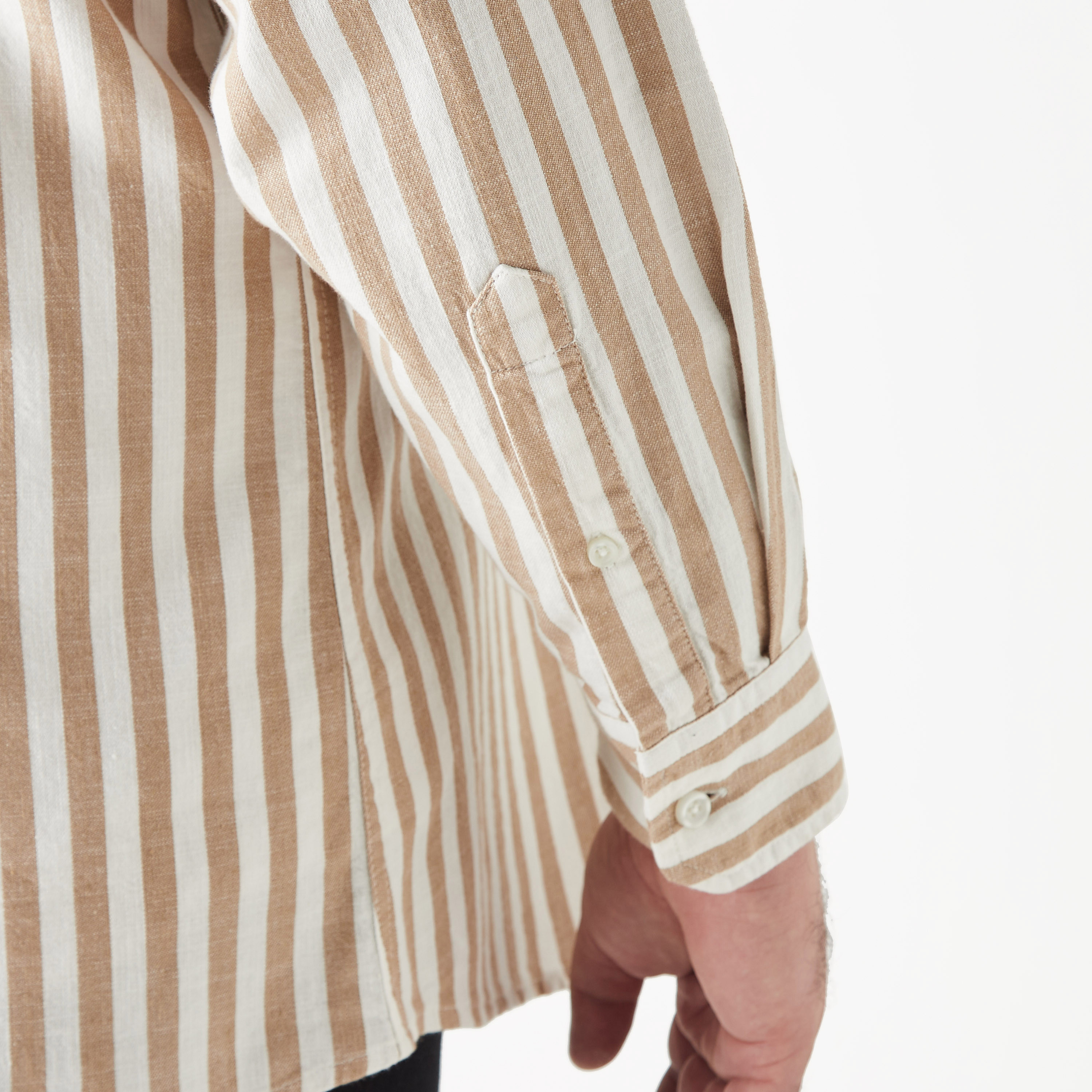 قميص مخطط مقاس كبير بأزرار وأكمام طويلة-men-clothing-shirts-image-4