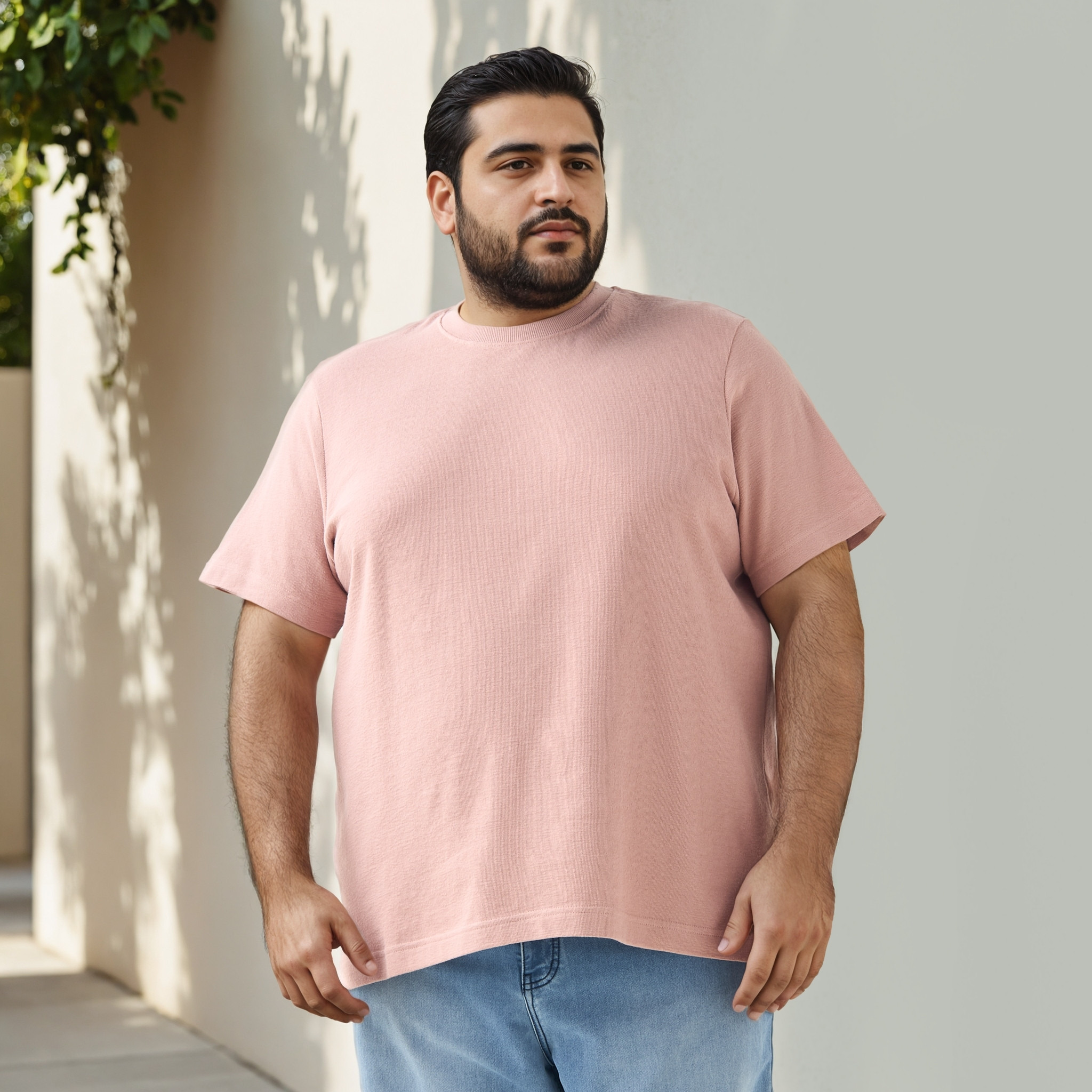 تيشيرت جاكار بمقاس كبير وياقة ضيقة-men-clothing-tshirtsandpolos-tshirts-image-1