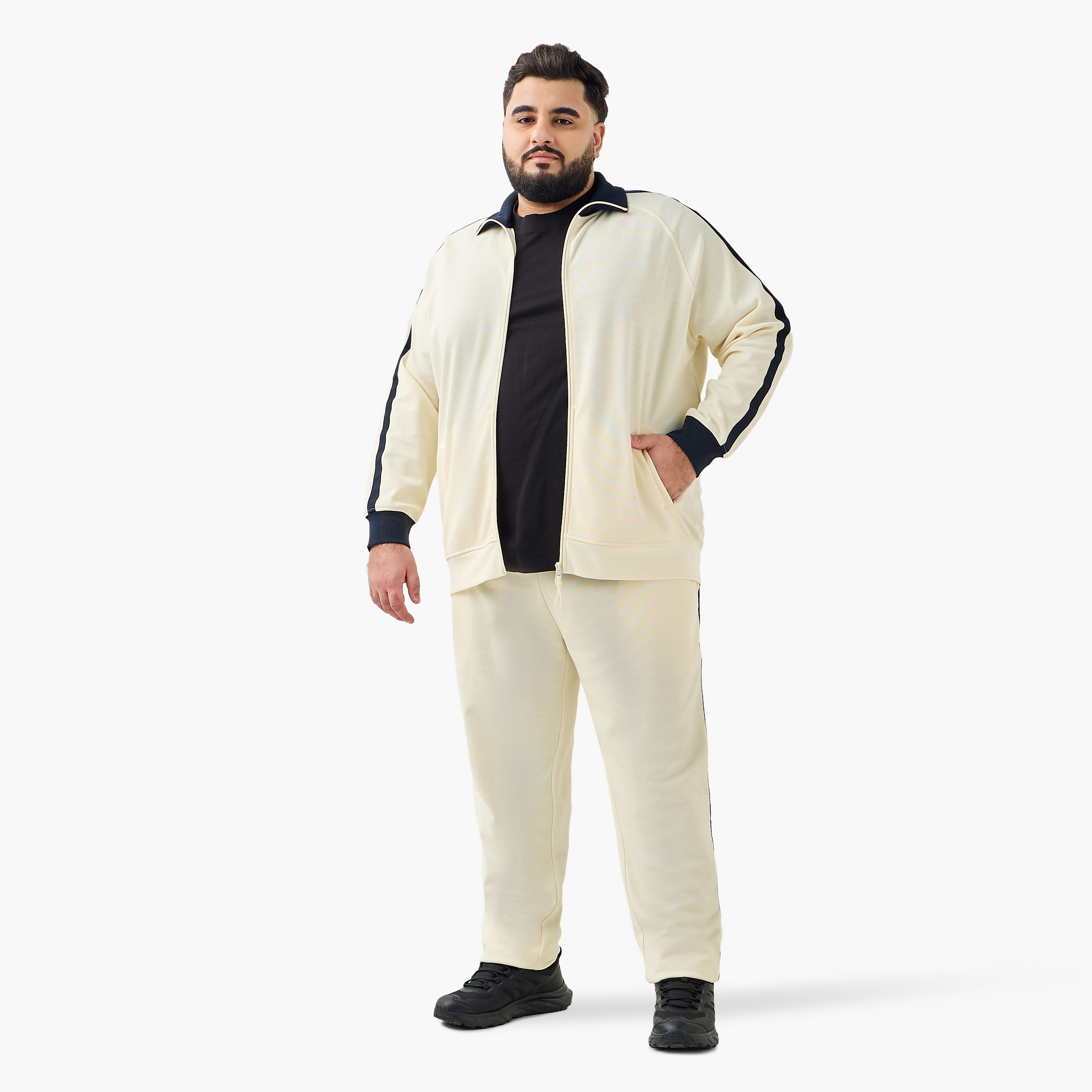 جاكيت طويل بتفاصيل شريطة وقصّة عادية للرجال-men-clothing-jacketsandblazers-jackets-image-4