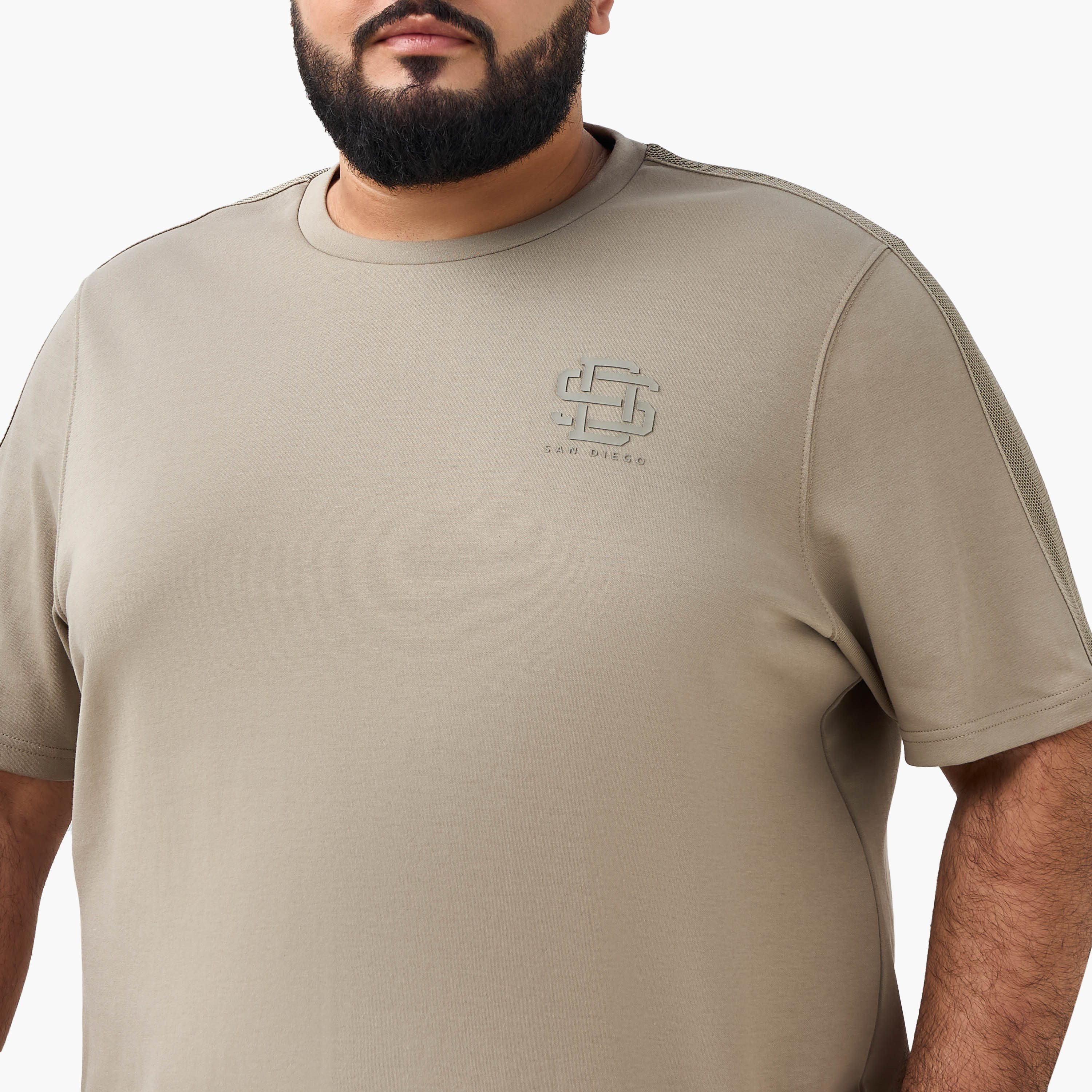 تيشيرت جاكار بقصة عادية وياقة ضيقة وأكمام قصيرة للرجال-men-clothing-tshirtsandpolos-tshirts-image-2