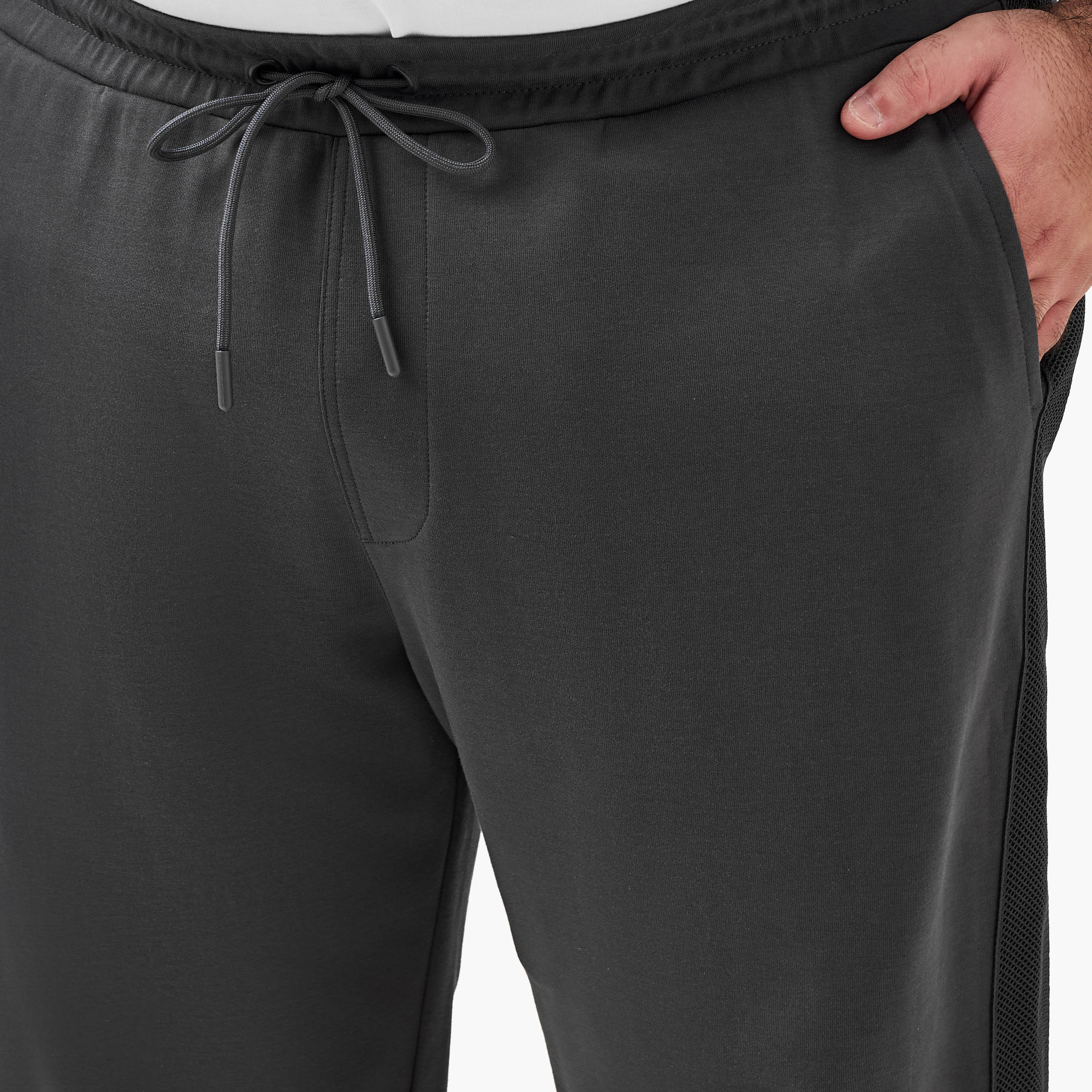 بنطلون رياضي بقصة عادية وجيوب للرجال-men-clothing-bottoms-joggers-image-1