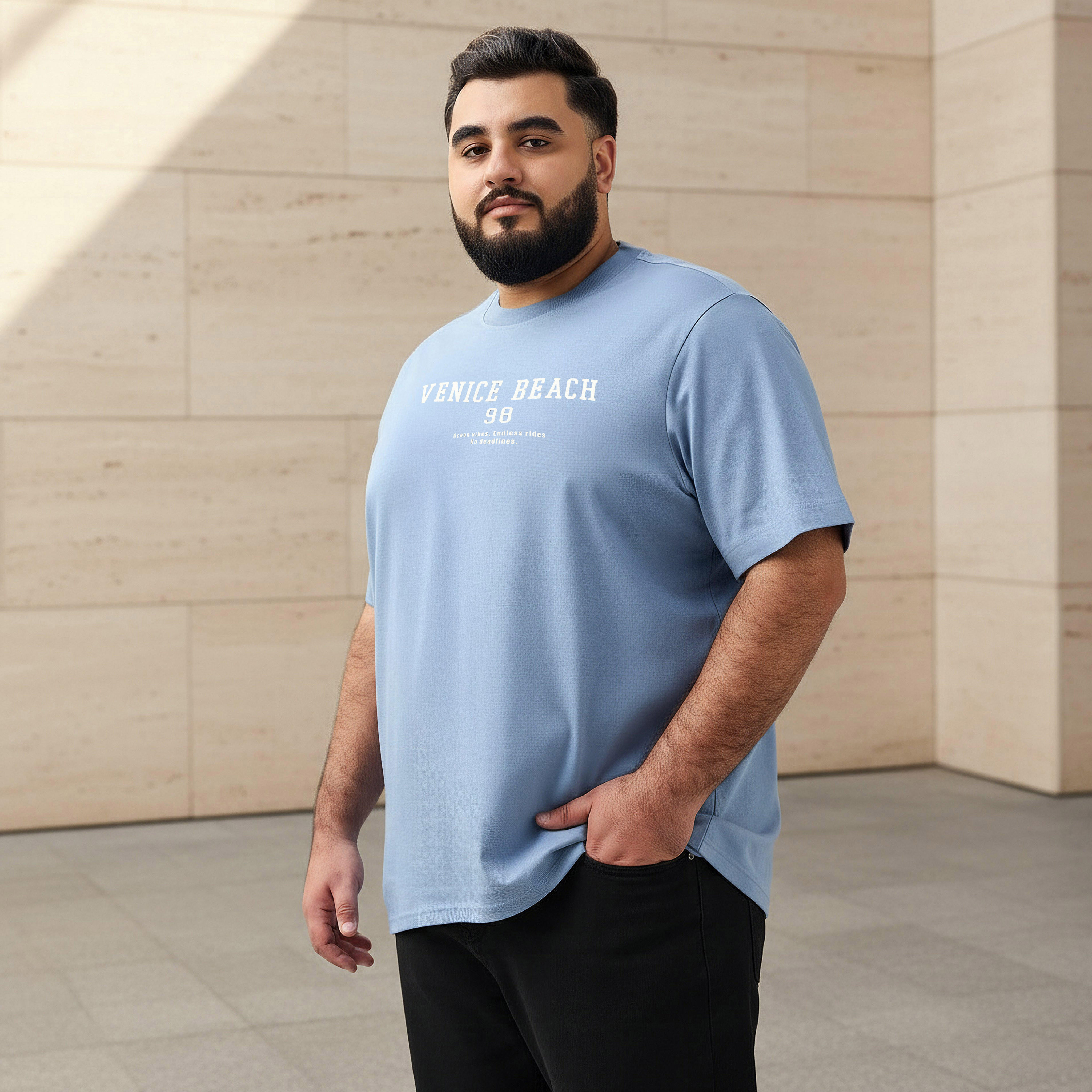 تيشيرت رجالي بطبعات شعار وقصة عادية وياقة ضيقة وأكمام قصيرة-men-clothing-tshirtsandpolos-tshirts-image-1