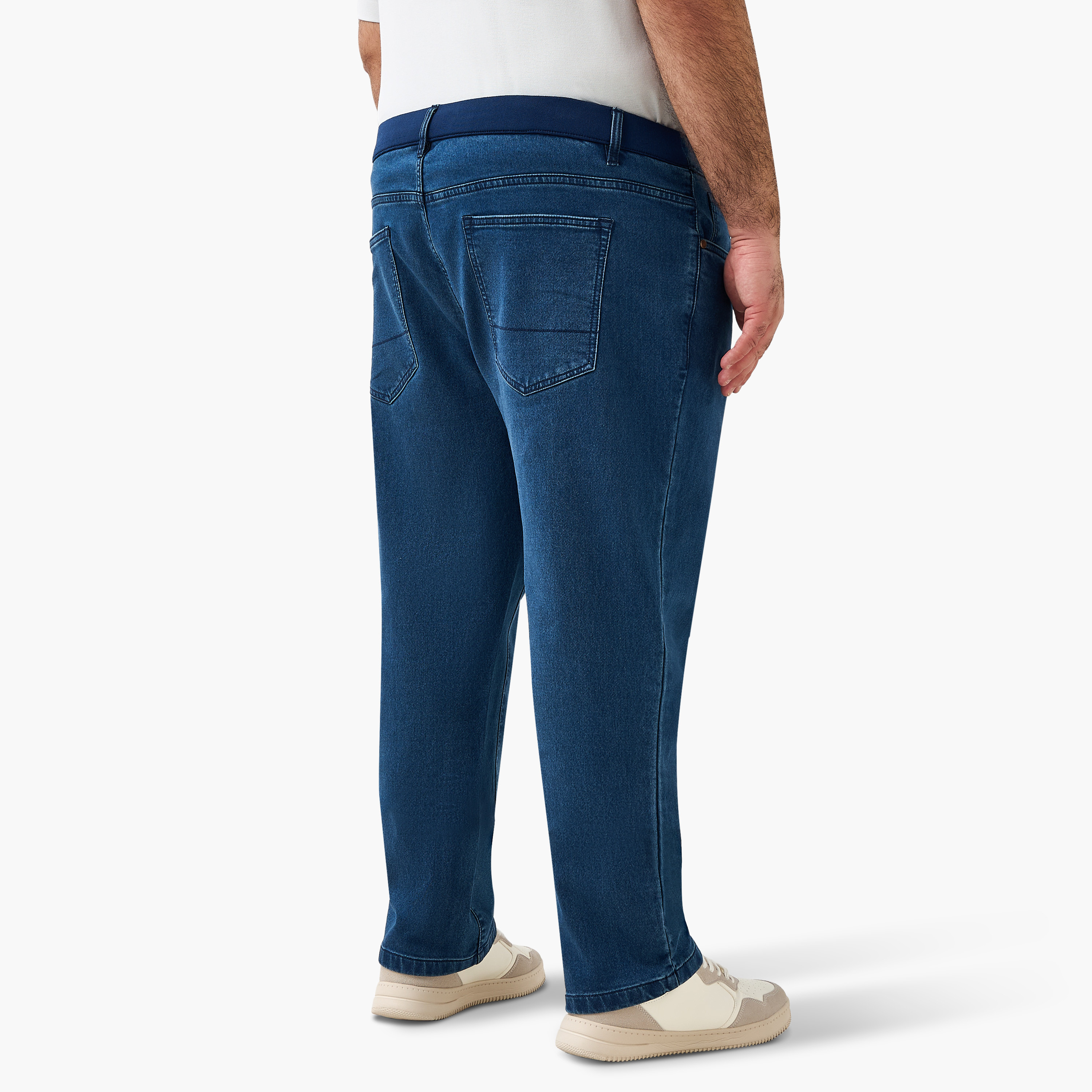بنطلون جينز بخصر مرن وقصة عادية للرجال-men-clothing-bottoms-jeans-image-2