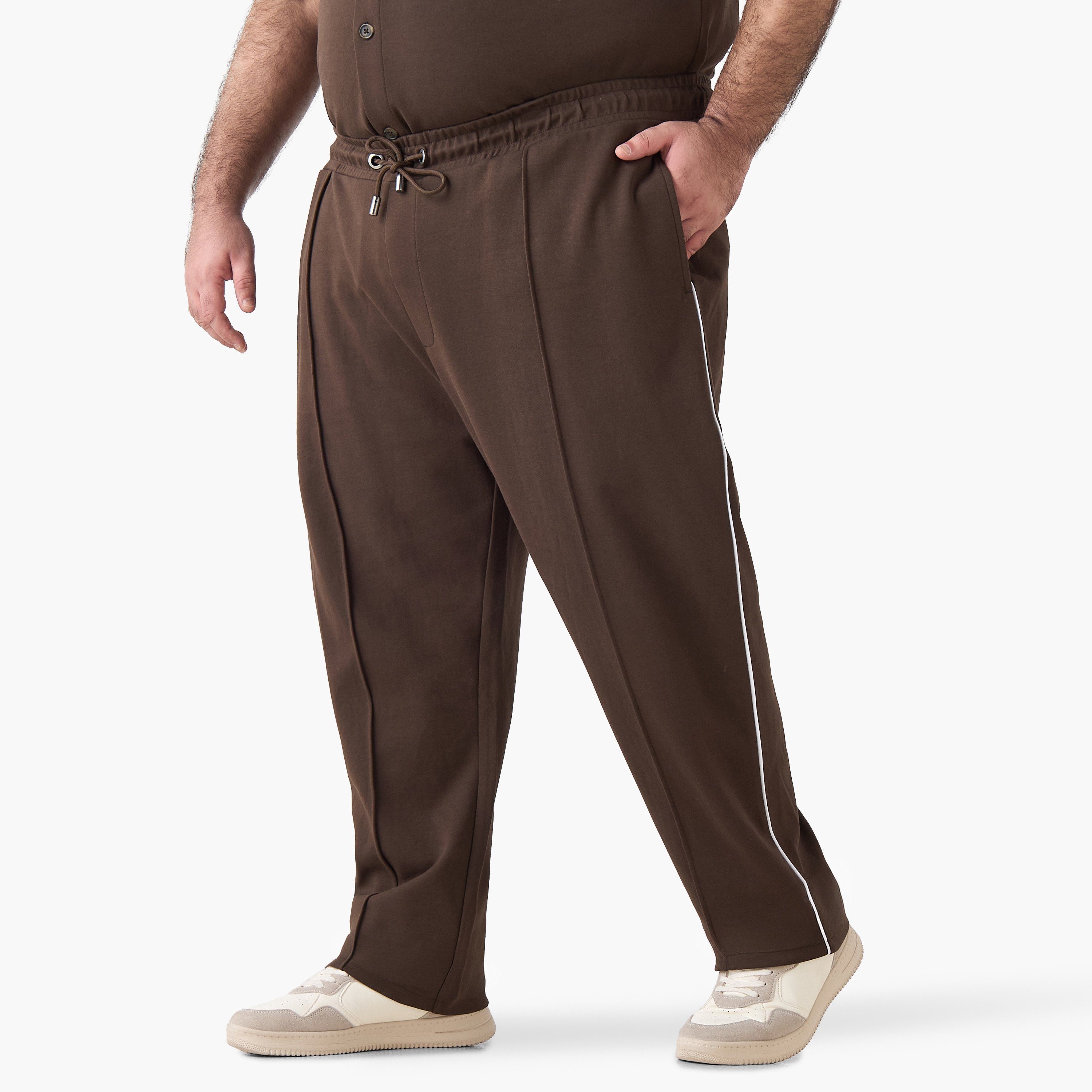 بنطلون رياضي بقصة مريحة ورباط إغلاق للرجال-men-clothing-bottoms-joggers-image-5