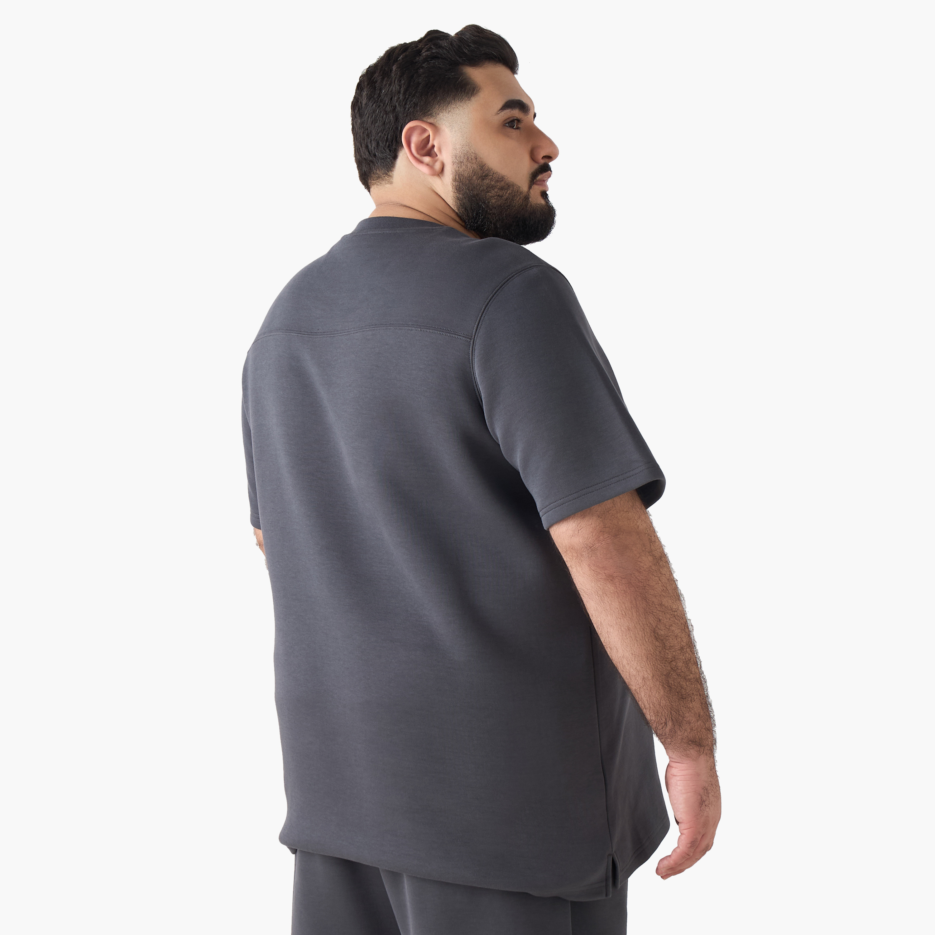 تيشيرت رجالي منقوش بقصة عادية وياقة ضيقة وأكمام قصيرة-men-clothing-coordsets-image-3