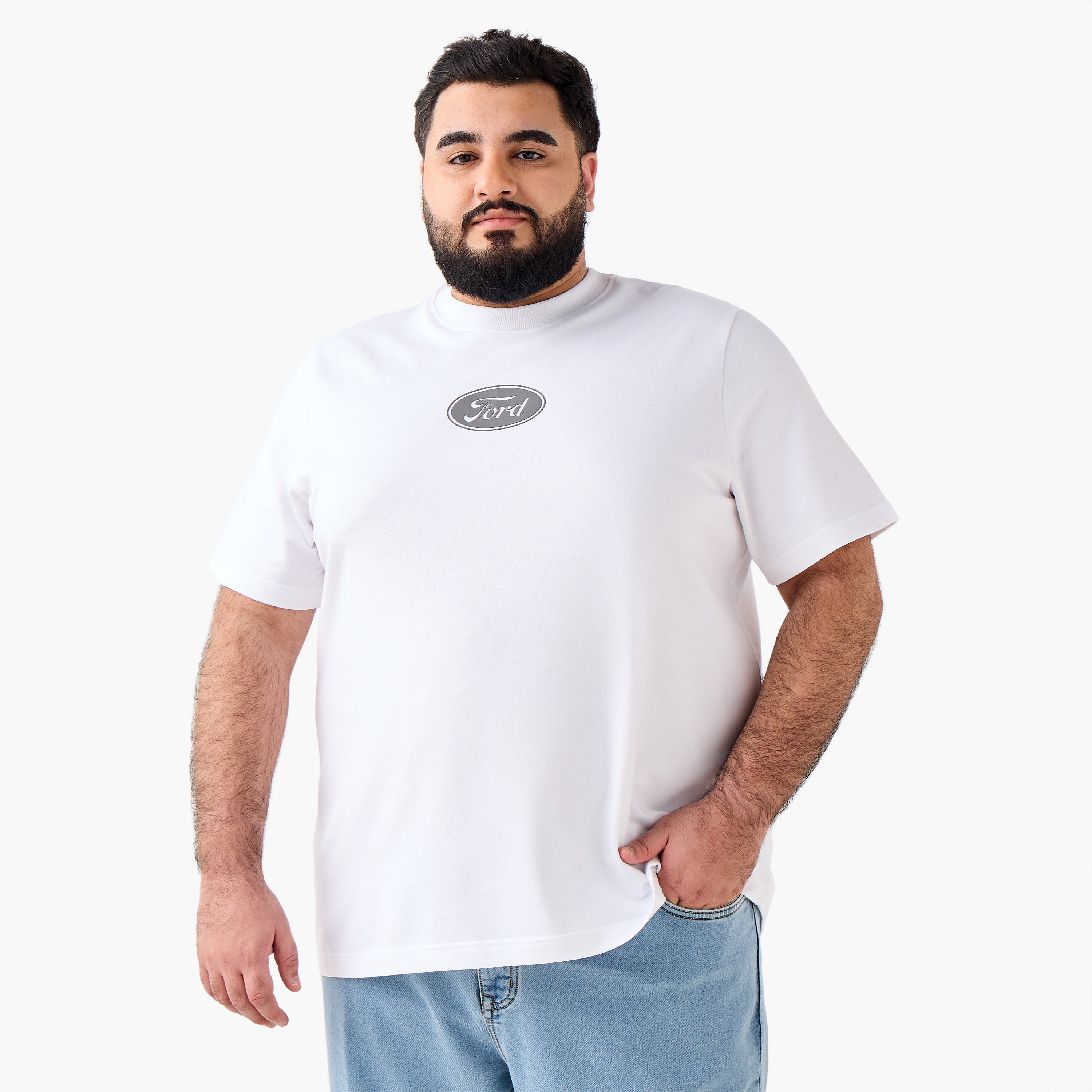 تيشيرت بقصة عادية وياقة ضيقة وأكمام قصيرة وطبعات للرجال-men-clothing-tshirtsandpolos-tshirts-image-4