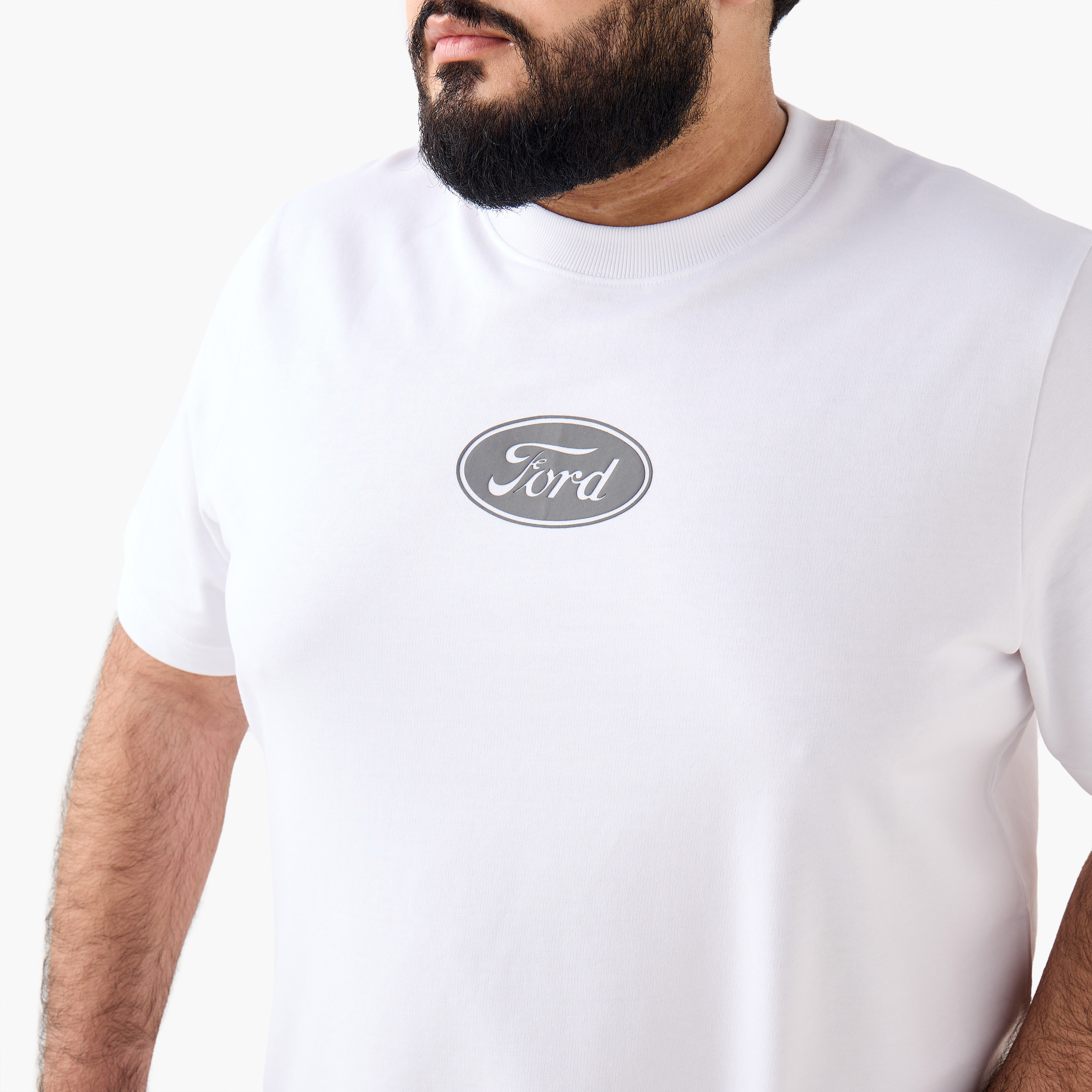 تيشيرت بقصة عادية وياقة ضيقة وأكمام قصيرة وطبعات للرجال-men-clothing-tshirtsandpolos-tshirts-image-5