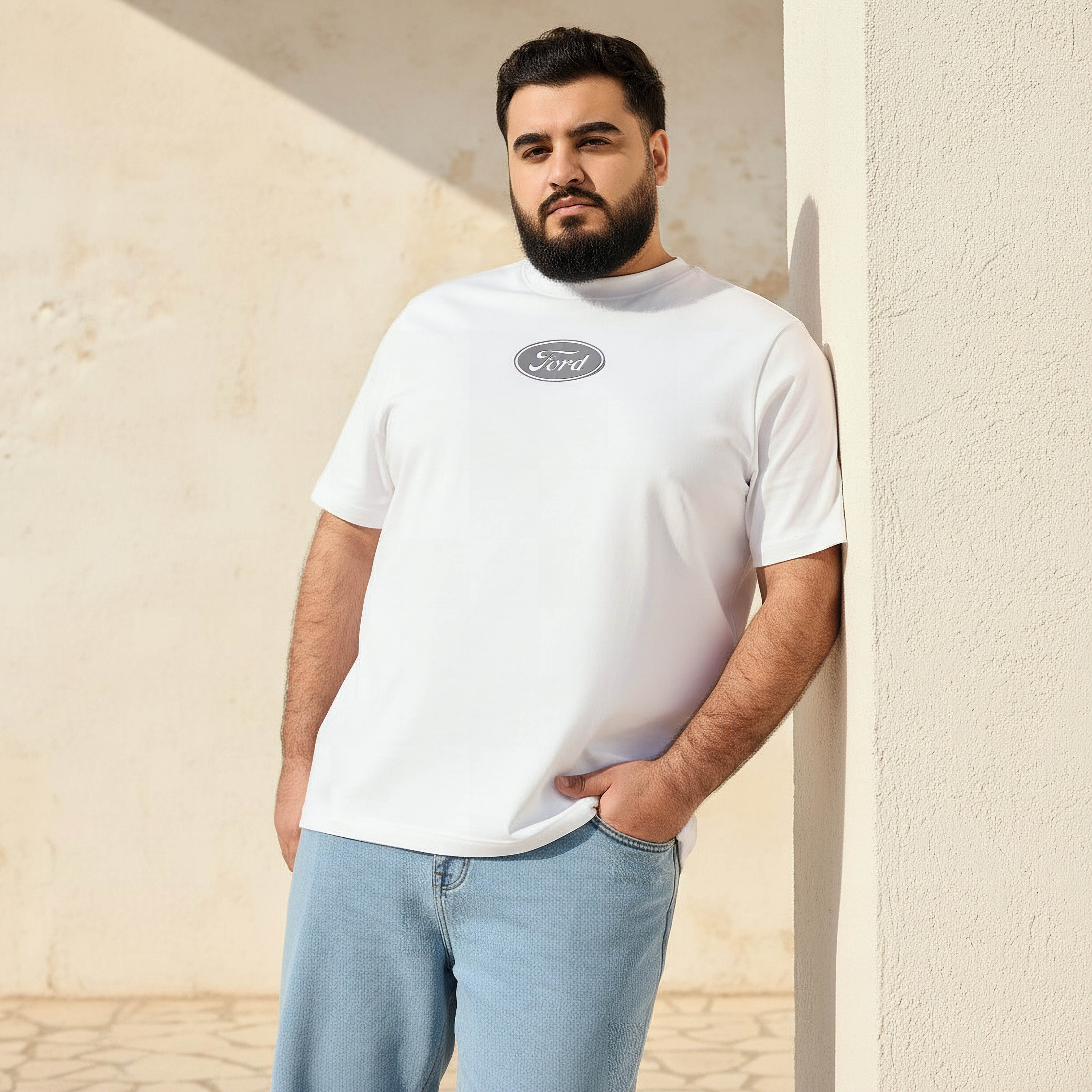 تيشيرت بقصة عادية وياقة ضيقة وأكمام قصيرة وطبعات للرجال-men-clothing-tshirtsandpolos-tshirts-image-1