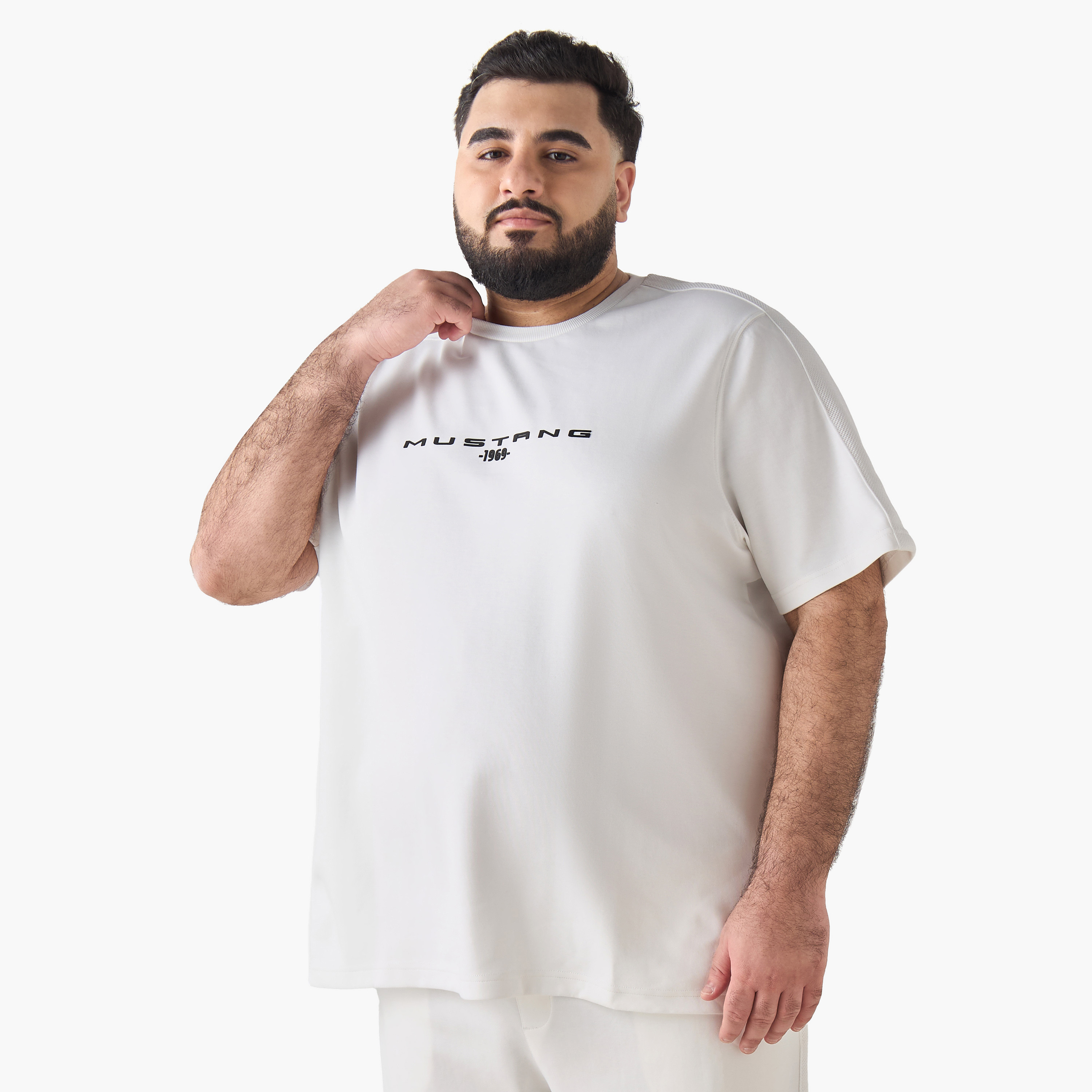 تيشيرت رجالي بطبعات وقصة عادية وياقة مستديرة وأكمام قصيرة-men-clothing-tshirtsandpolos-tshirts-image-5