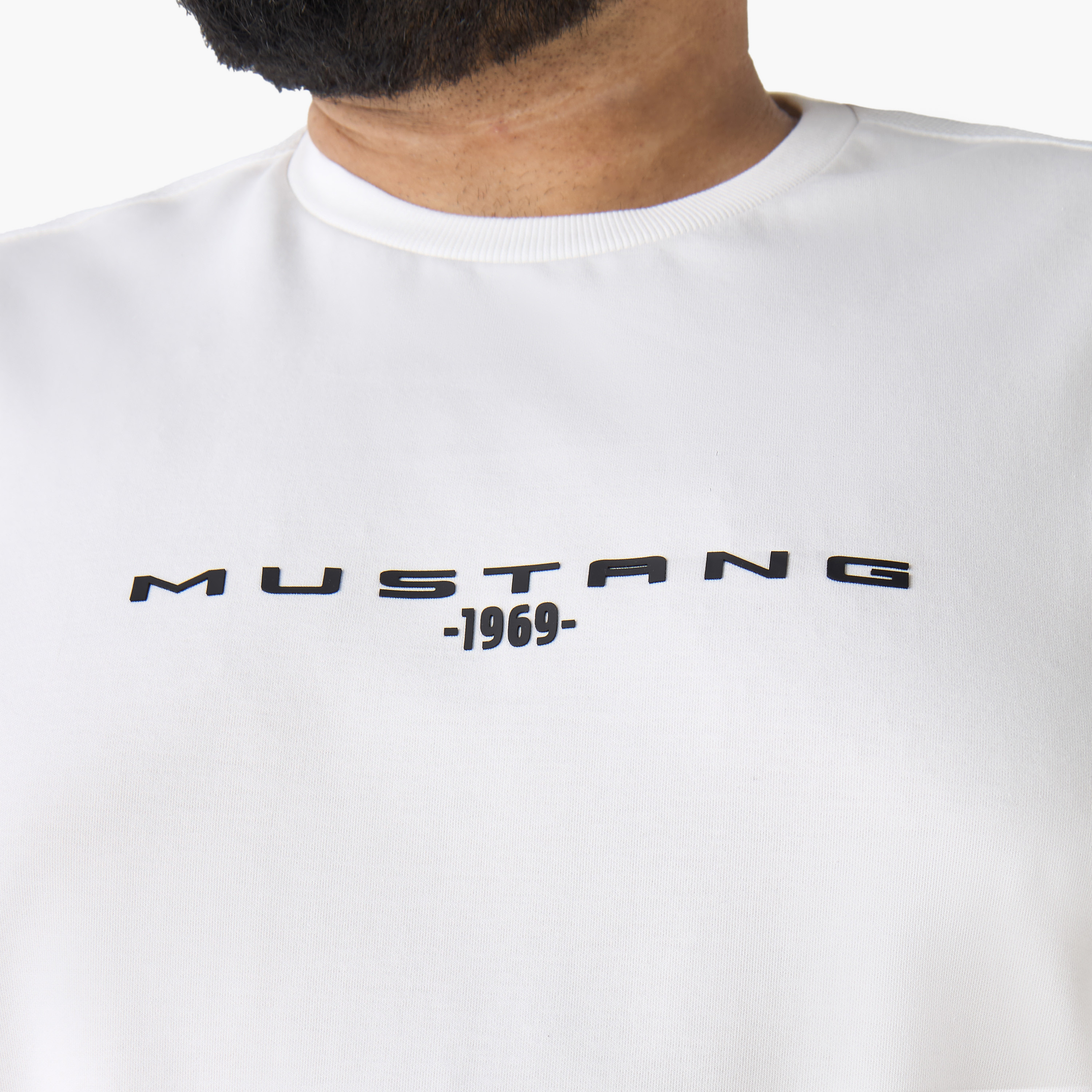 تيشيرت رجالي بطبعات وقصة عادية وياقة مستديرة وأكمام قصيرة-men-clothing-tshirtsandpolos-tshirts-image-1