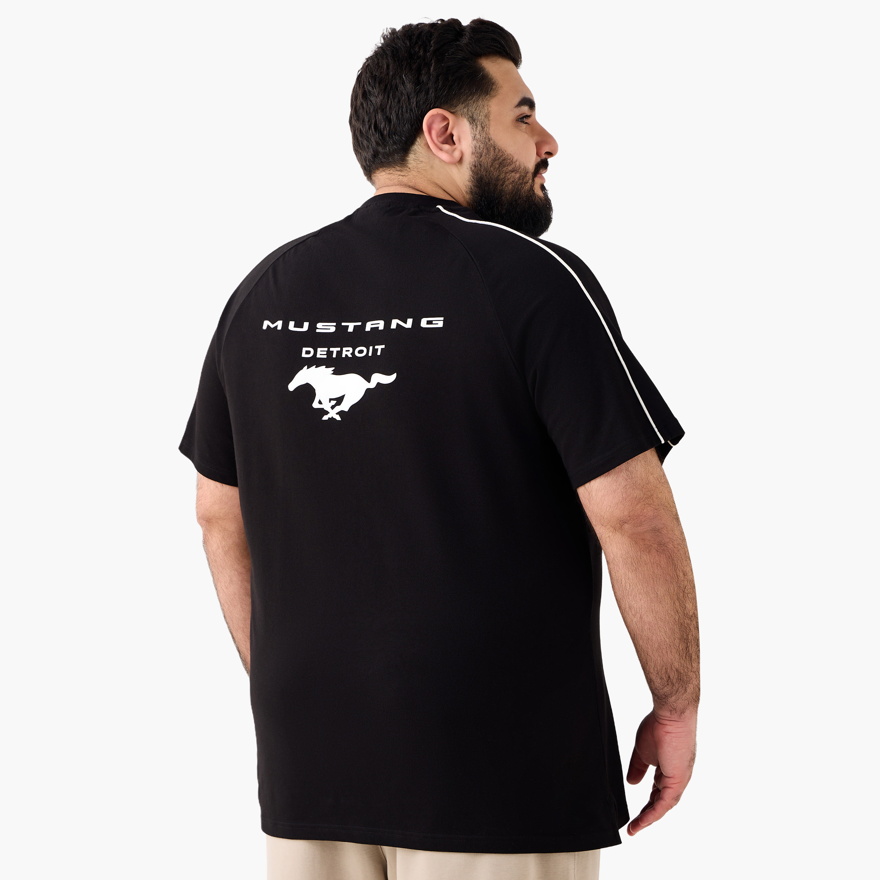 تيشيرت بقصة عادية وياقة ضيقة وأكمام قصيرة وطبعات للرجال-men-clothing-tshirtsandpolos-tshirts-image-4