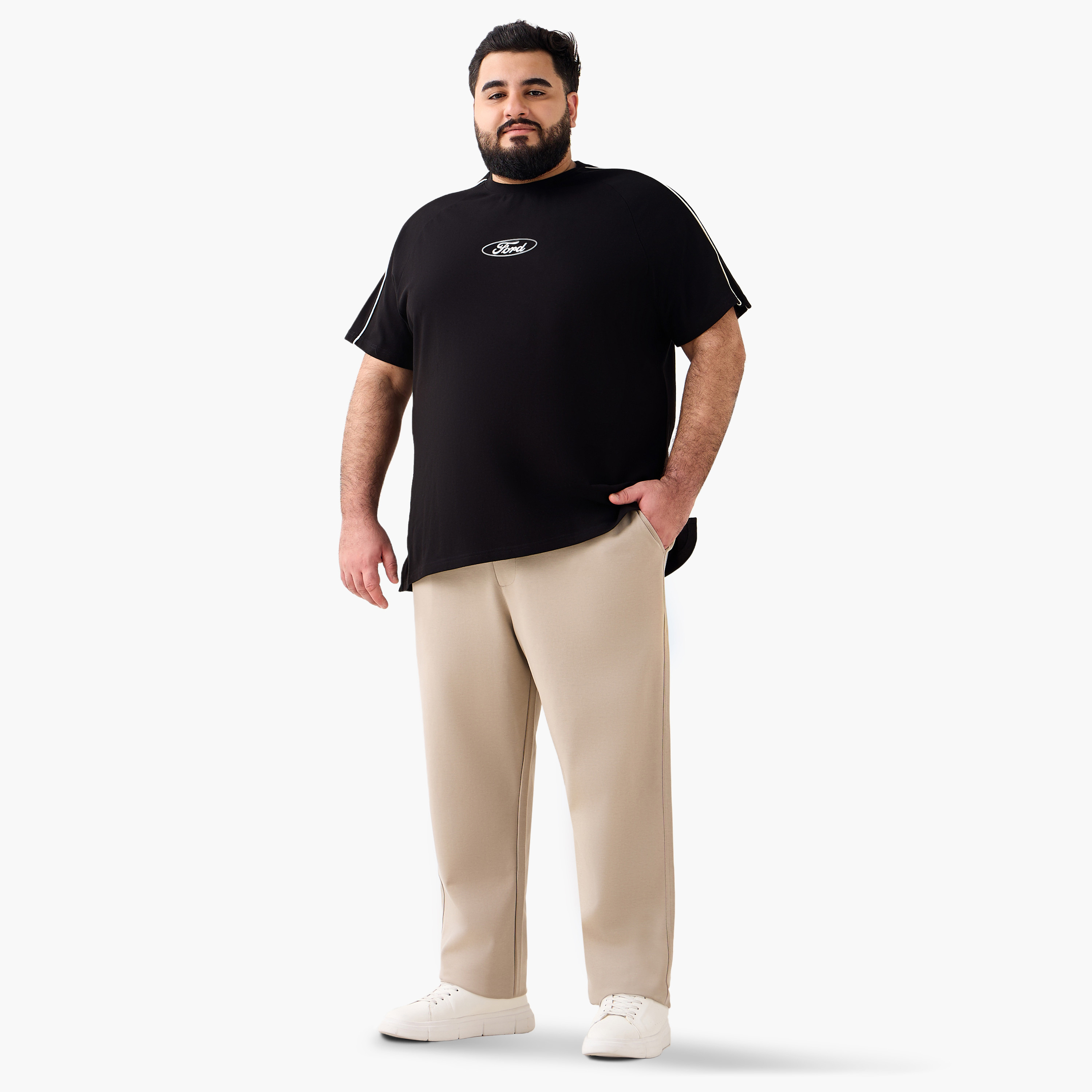 تيشيرت بقصة عادية وياقة ضيقة وأكمام قصيرة وطبعات للرجال-men-clothing-tshirtsandpolos-tshirts-image-3