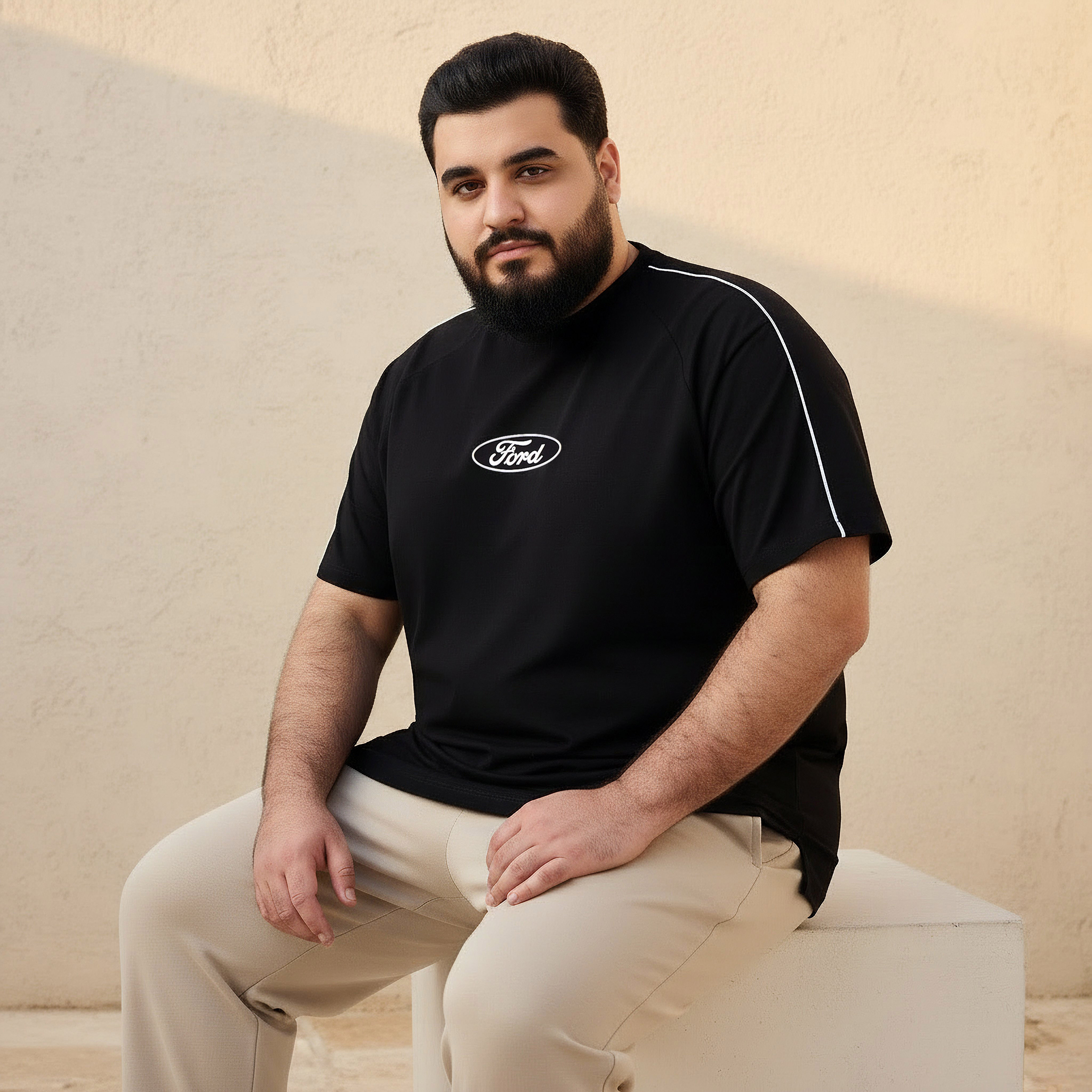 تيشيرت بقصة عادية وياقة ضيقة وأكمام قصيرة وطبعات للرجال-men-clothing-tshirtsandpolos-tshirts-image-1