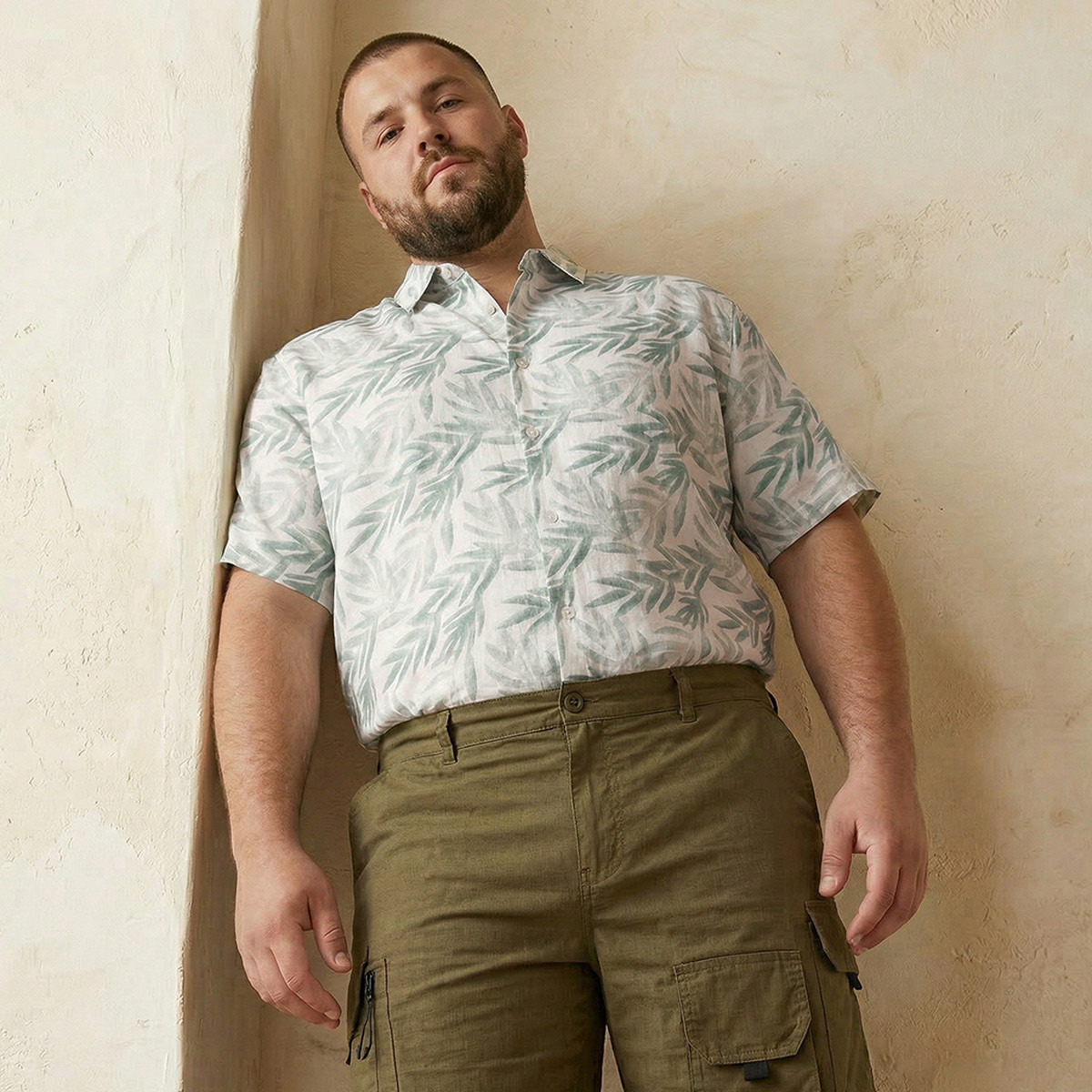 Men Regular Fit Collared Leaf Print Short Sleeves Shirt-men-clothing-shirts-image-1