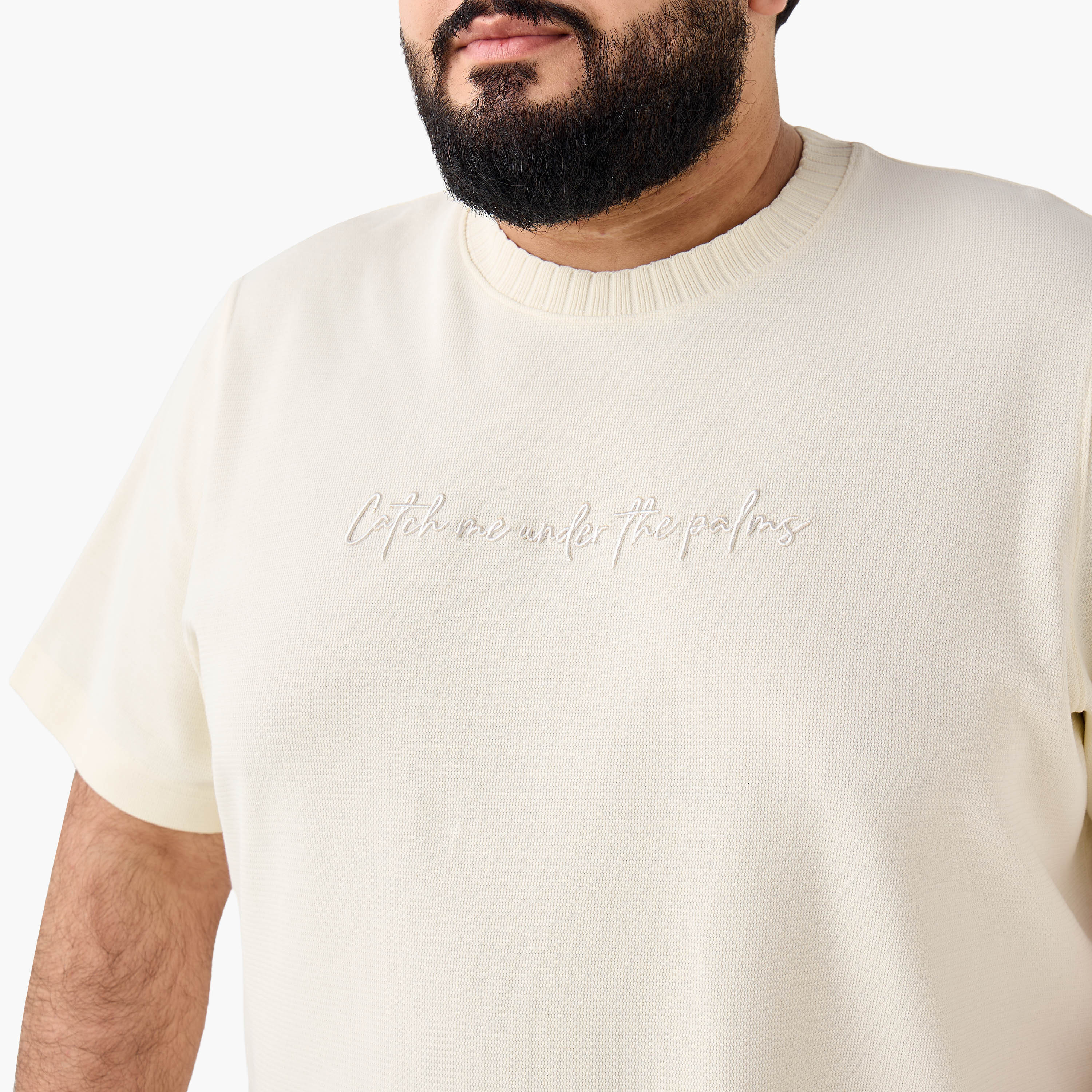 تيشيرت رجالي منقوش بياقة ضيقة وأكمام قصيرة-men-clothing-tshirtsandpolos-tshirts-image-5