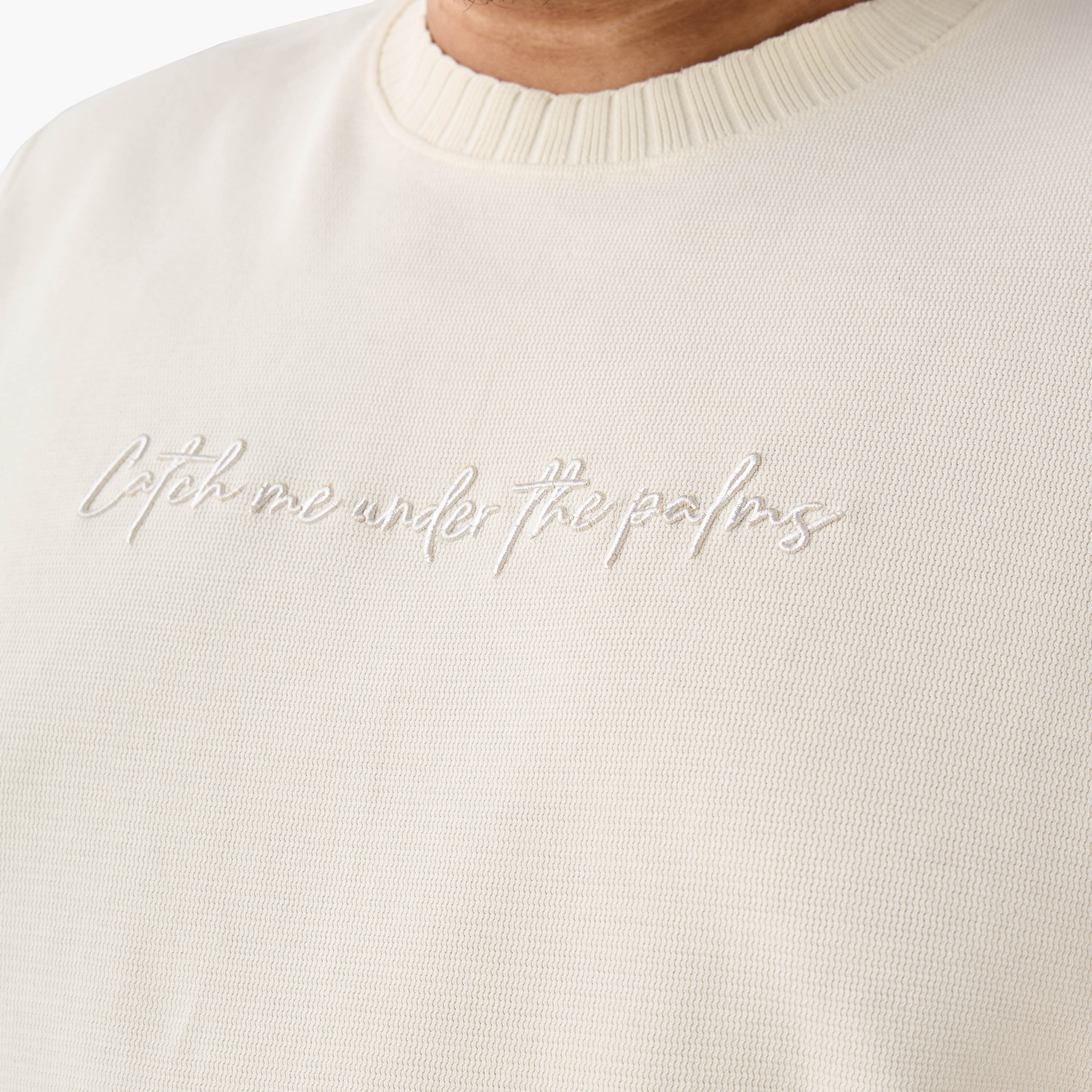 تيشيرت رجالي منقوش بياقة ضيقة وأكمام قصيرة-men-clothing-tshirtsandpolos-tshirts-image-6