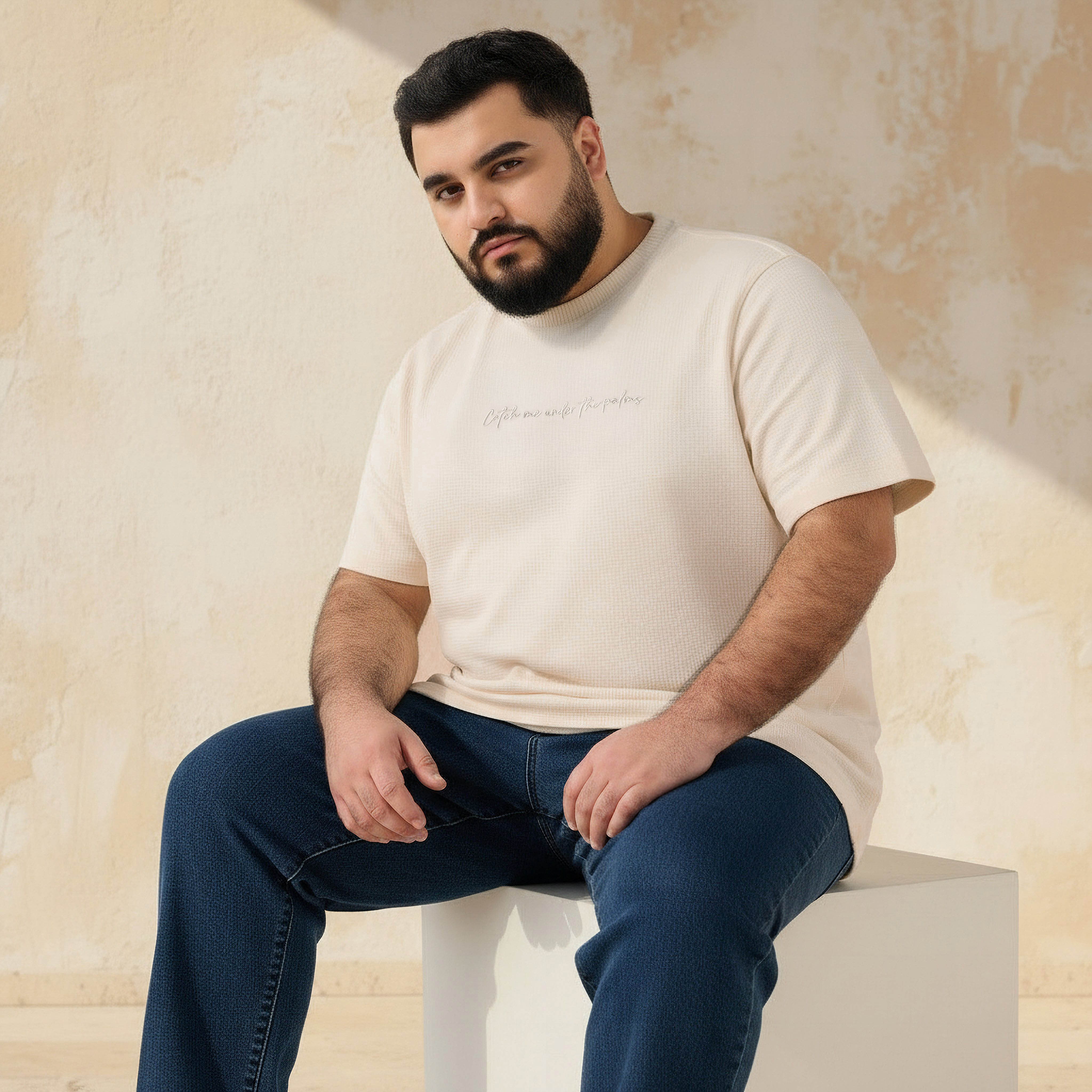 تيشيرت رجالي منقوش بياقة ضيقة وأكمام قصيرة-men-clothing-tshirtsandpolos-tshirts-image-1
