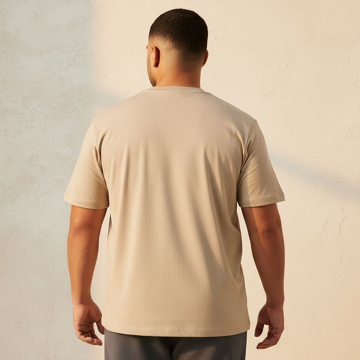 تيشيرت مقاس كبير بقصة عادية وياقة ضيقة وأكمام قصيرة وطبعات من سبلاش ماكسيم-men-clothing-tshirtsandpolos-tshirts-image-5