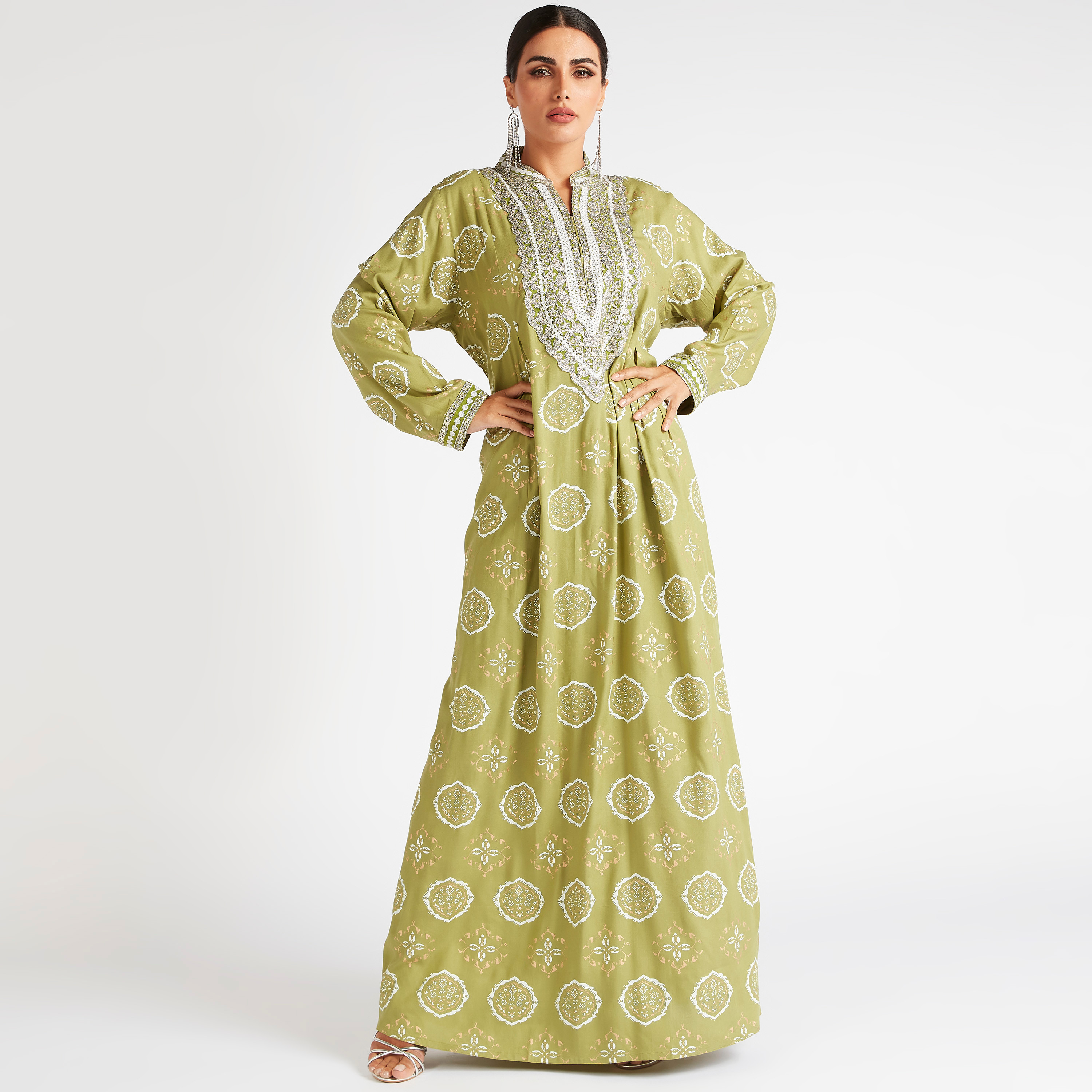 جلابية منقوشة بياقة مطرزة-women-arabicclothing-abayas-image-2