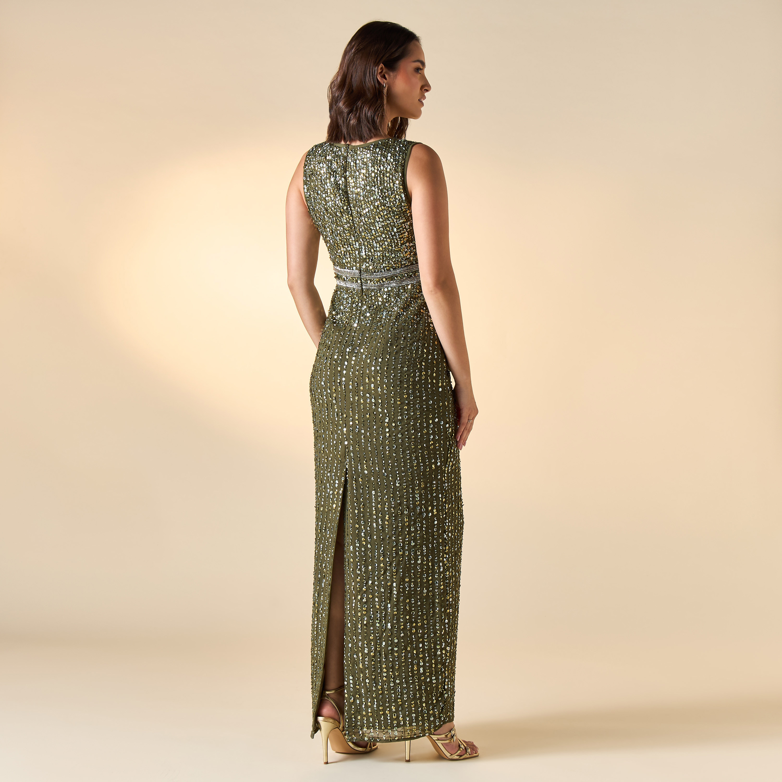 فستان دون أكمام مزيّن بِفتحة من أميليا روز-women-clothing-dresses-image-7
