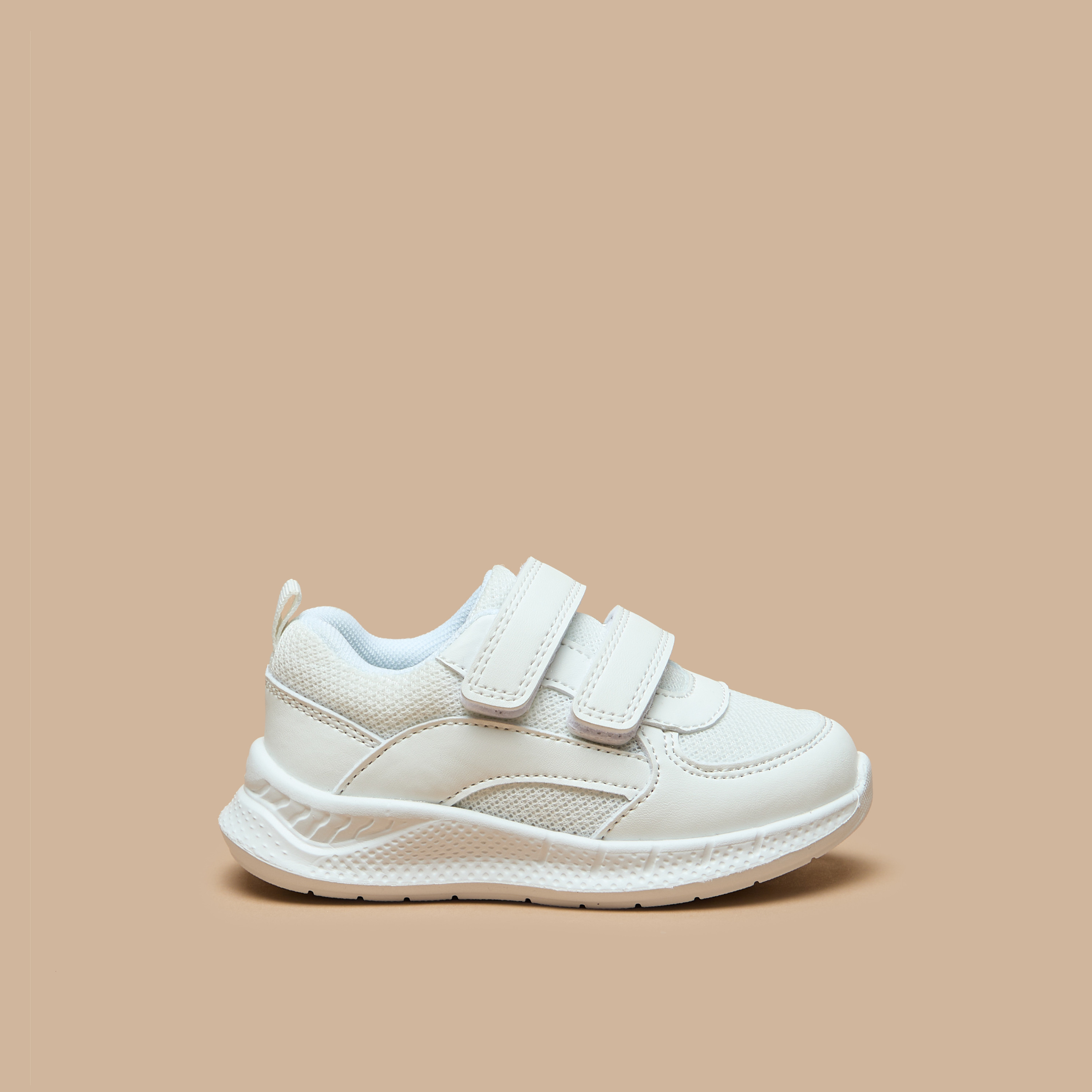 حذاء سنيكرز بشريط إغلاق لاصق وتفاصيل شبكية للأطفال من بيرفيت-boys-shoes-sneakers-image-3