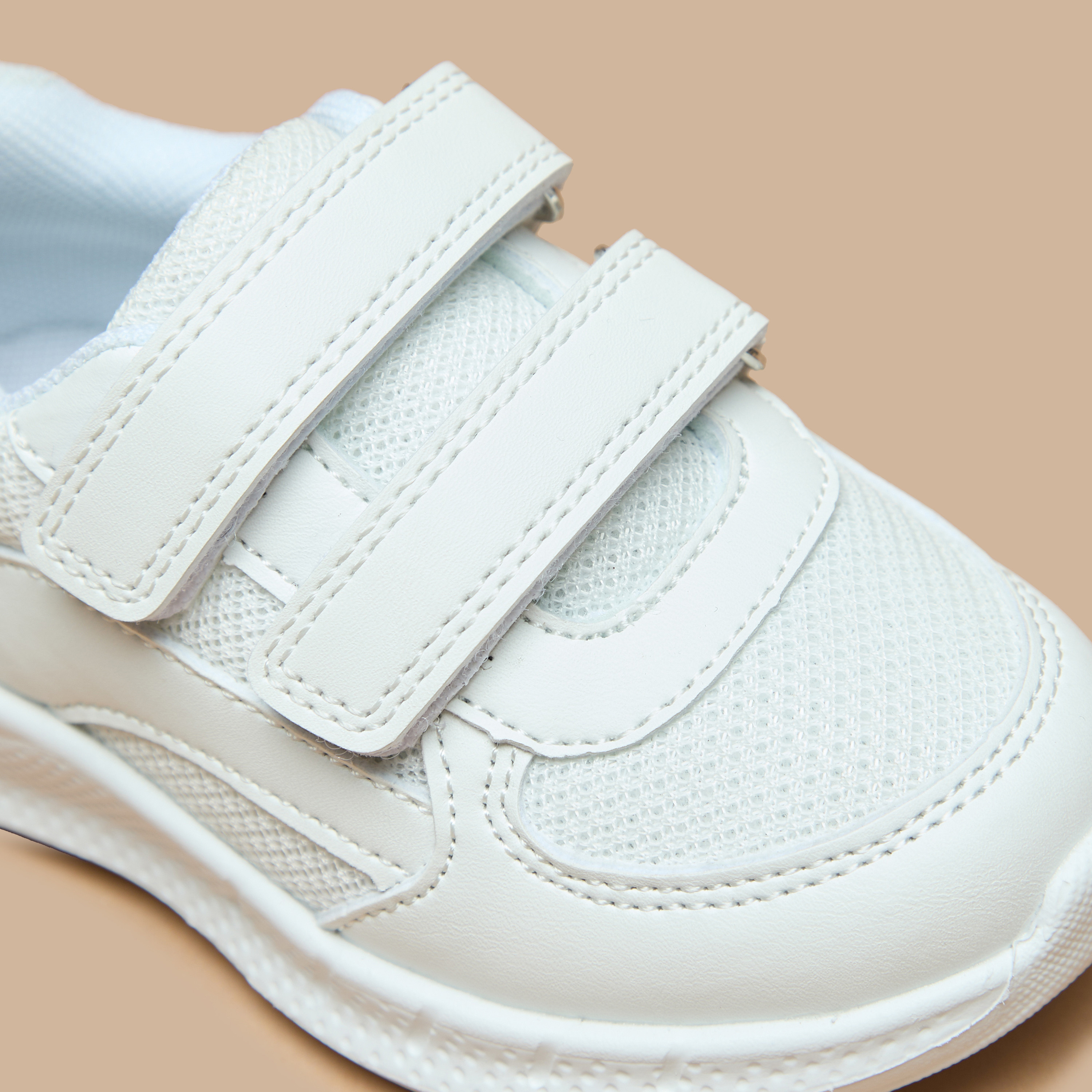 حذاء سنيكرز بشريط إغلاق لاصق وتفاصيل شبكية للأطفال من بيرفيت-boys-shoes-sneakers-image-1