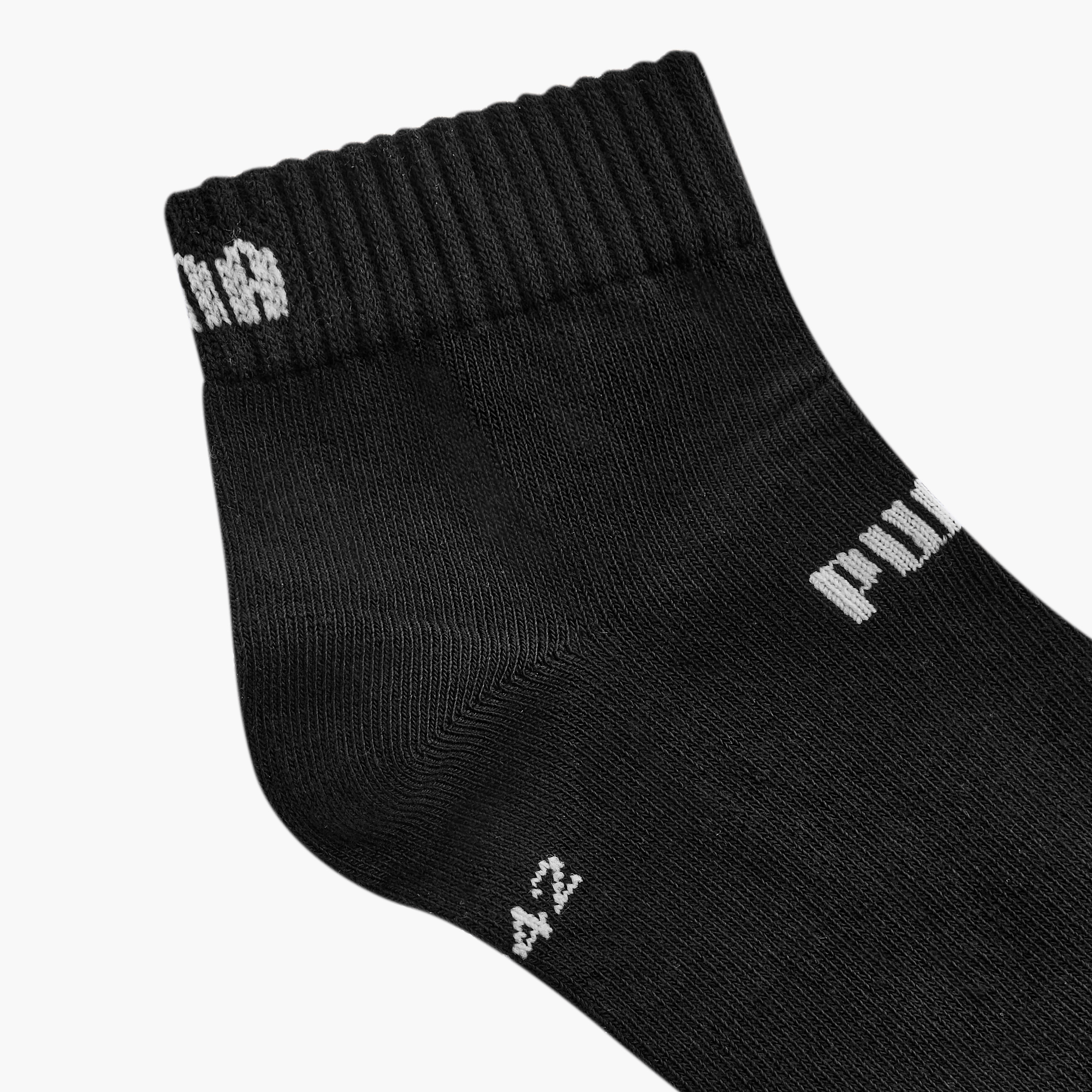 طقم جوارب 3 أزواج بطول الكاحل وبطبعات شعار من بوما-men-socks-image-3