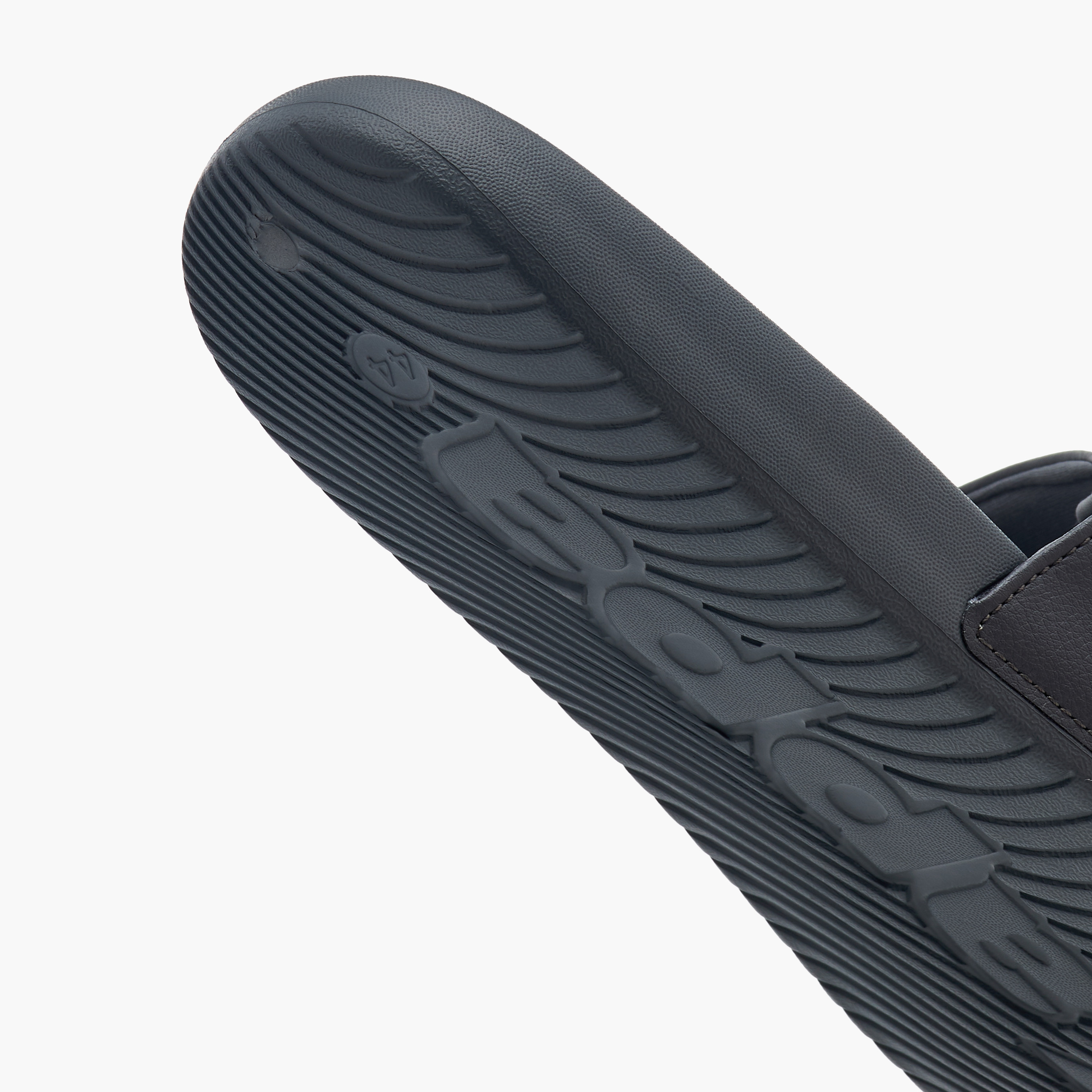 شبشب بتفاصيل شعار للرجال من كابا-men-shoes-flipflopsandslides-image-14
