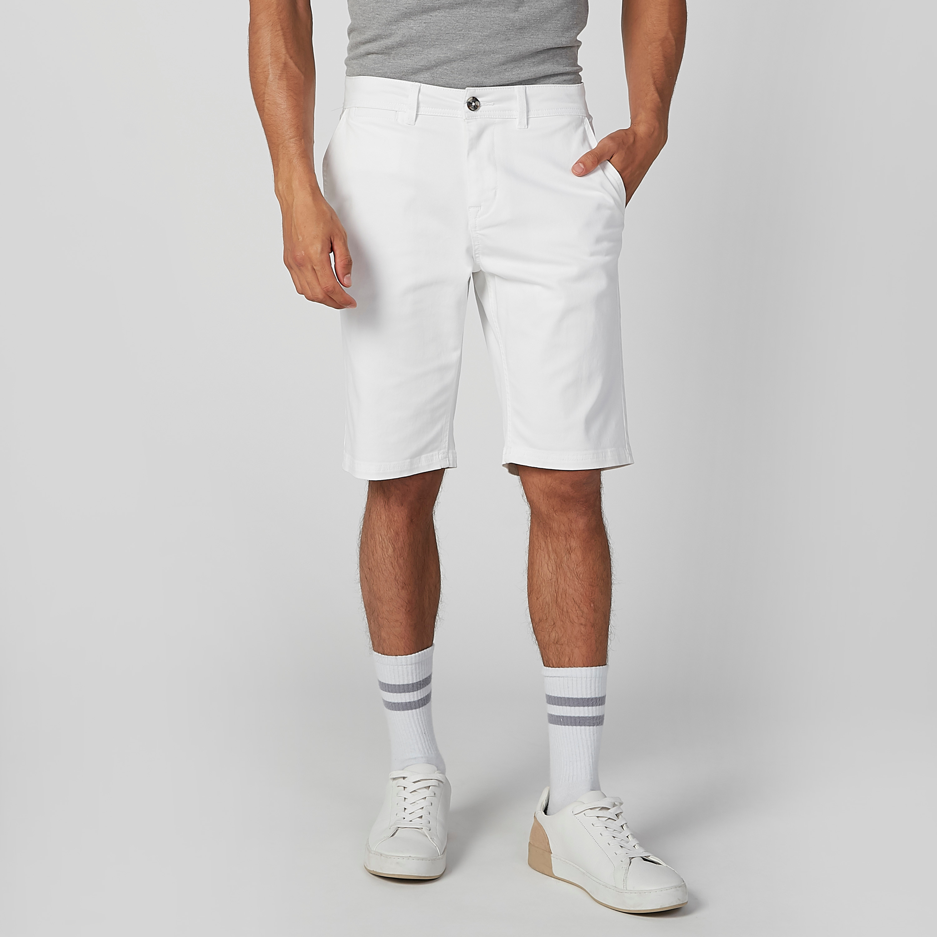 شورت مستدام سليم سادة بخصر متوسط الارتفاع وجيوب -men-clothing-bottoms-shorts-image-9