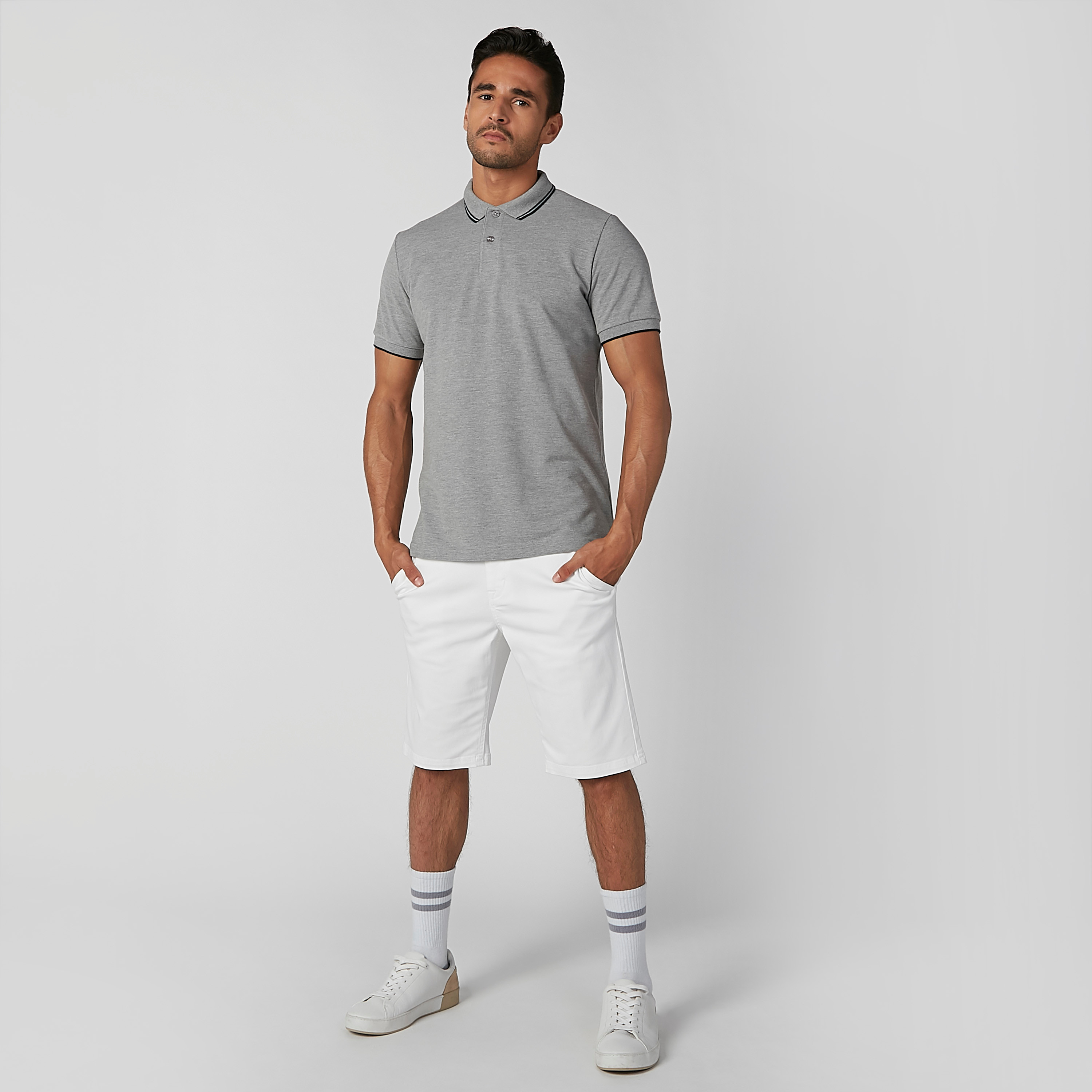 شورت مستدام سليم سادة بخصر متوسط الارتفاع وجيوب -men-clothing-bottoms-shorts-image-7