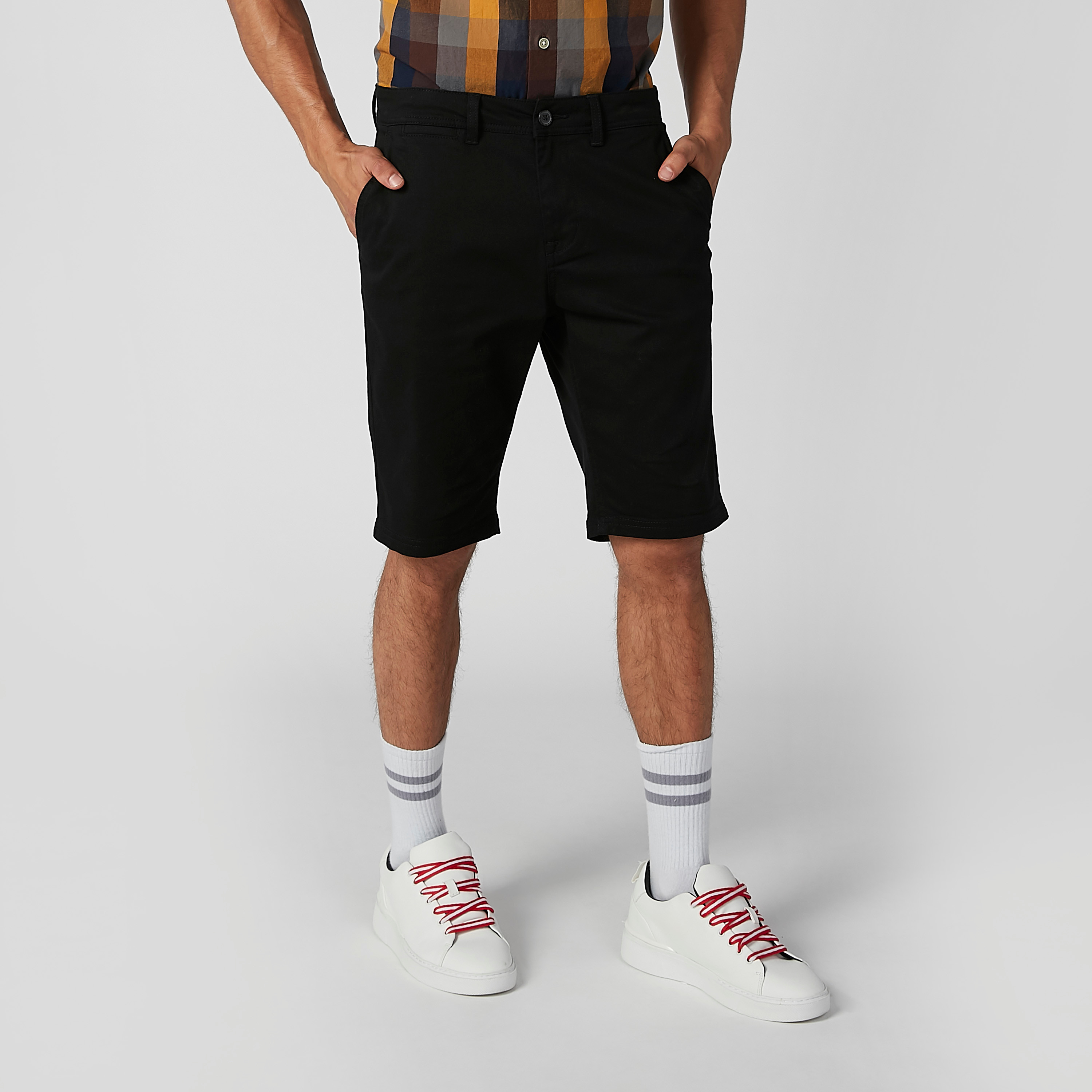 شورت مستدام سليم سادة بخصر متوسط الارتفاع وجيوب -men-clothing-bottoms-shorts-image-11