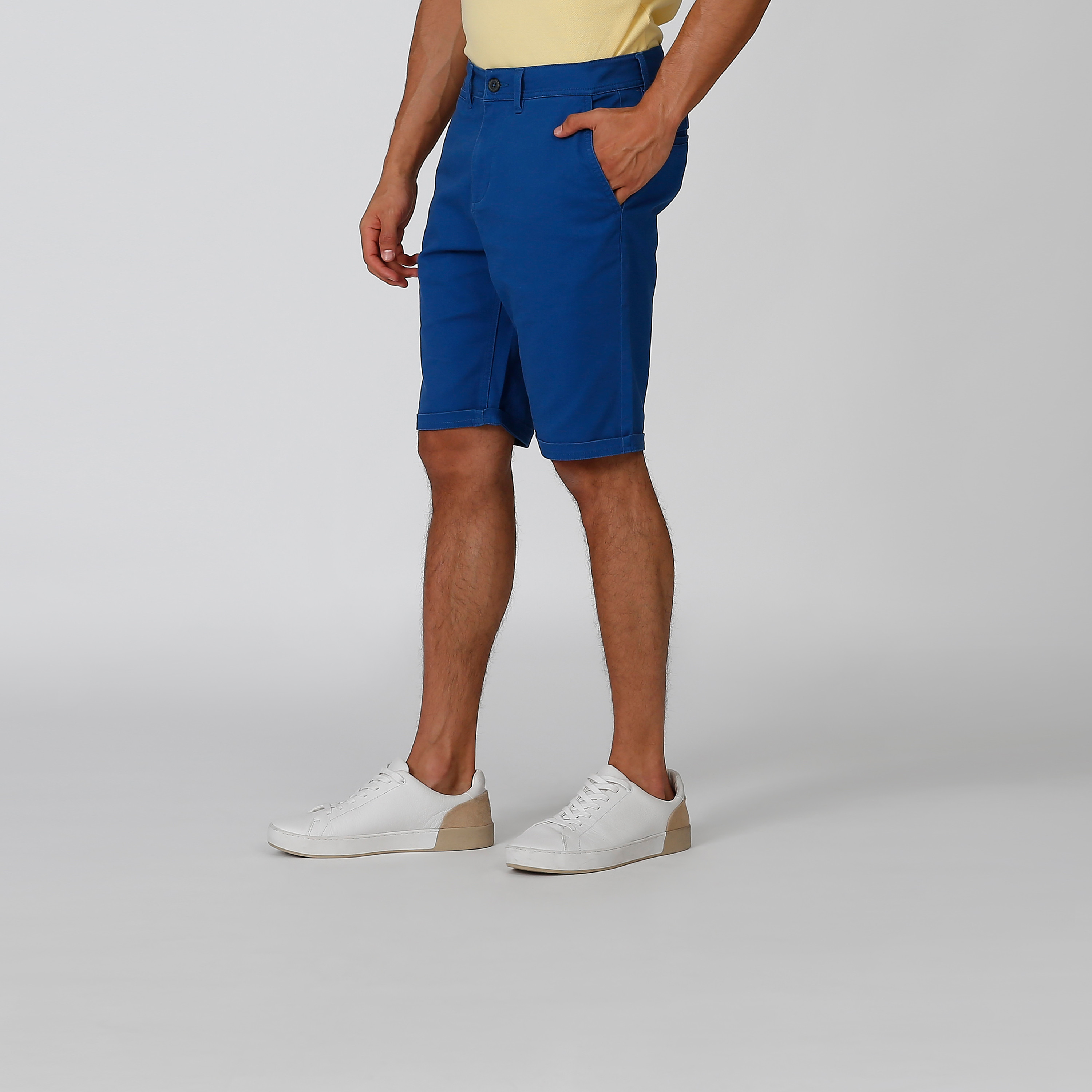 شورت مستدام سليم سادة بخصر متوسط الارتفاع وجيوب -men-clothing-bottoms-shorts-image-23