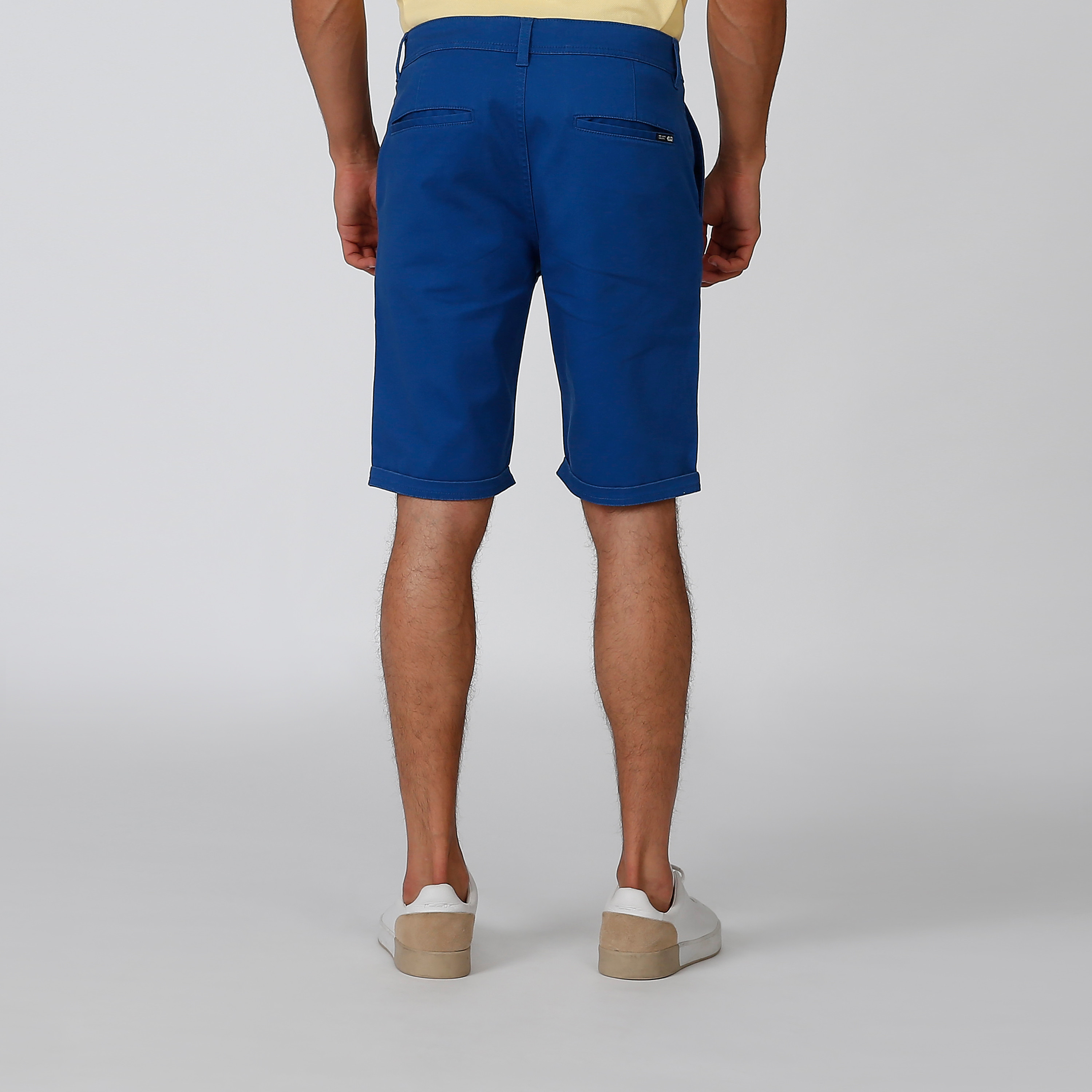 شورت مستدام سليم سادة بخصر متوسط الارتفاع وجيوب -men-clothing-bottoms-shorts-image-24