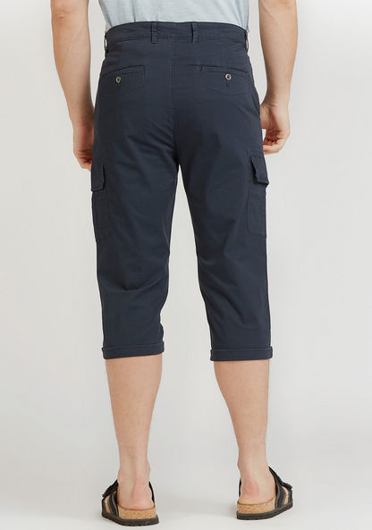 Slim Fit Solid Mid-Rise 3/4 Cargo Pants with Pockets and Belt Loops