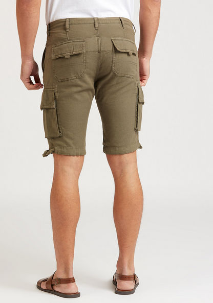 Slim Fit Solid Mid-Rise Linen Cargo Shorts with Pocket Detail