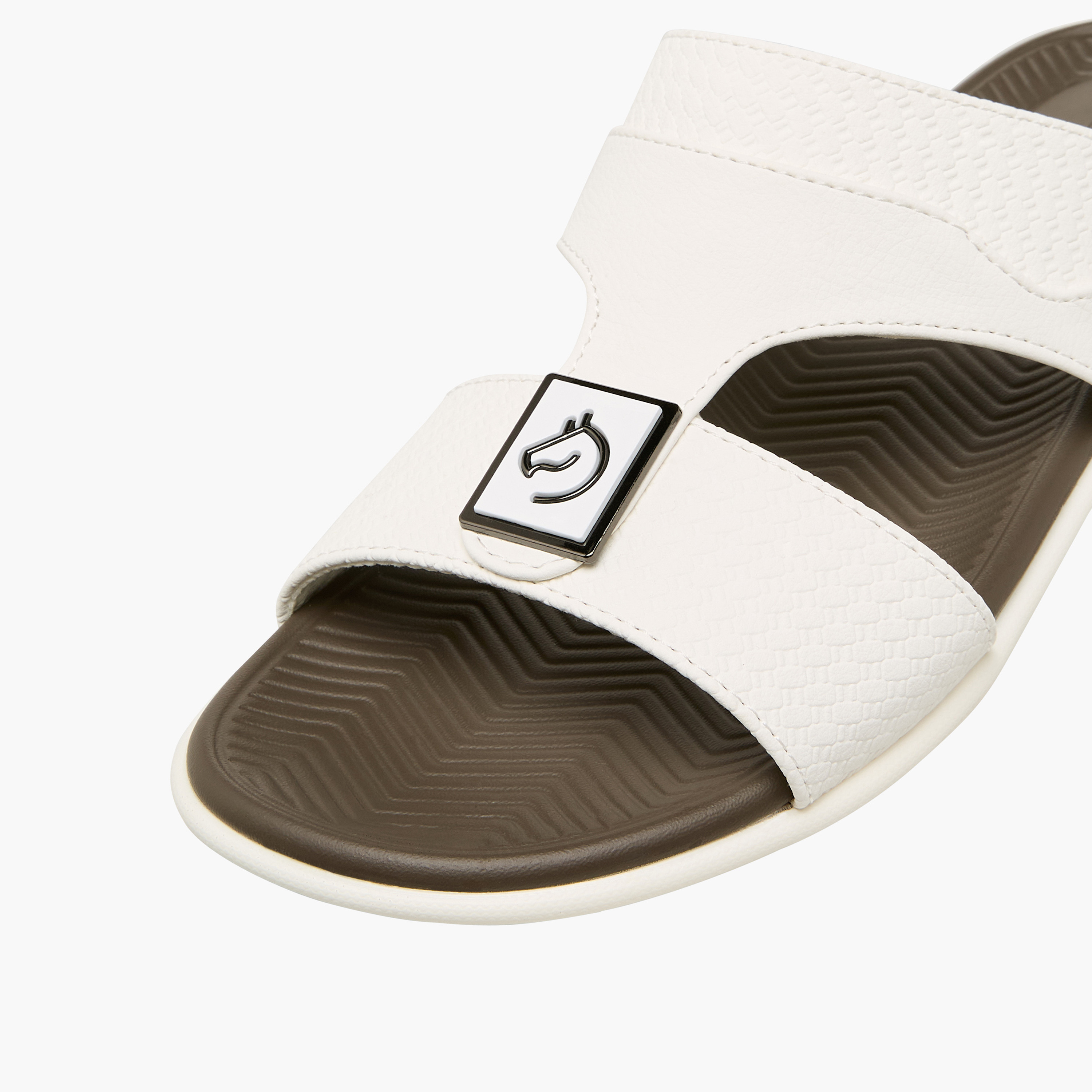 LBL by Shoexpress Men Textured Arabic Sandals-men-shoes-sandals-image-4